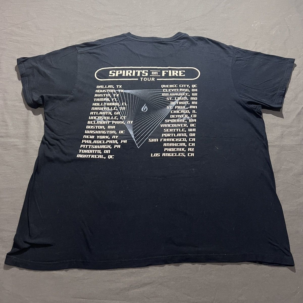 Band Tees 2022 Smashing Pumpkins Spirits On Fire Tour Tee 2XL Size US XXL / EU 58 / 5 - 4 Thumbnail