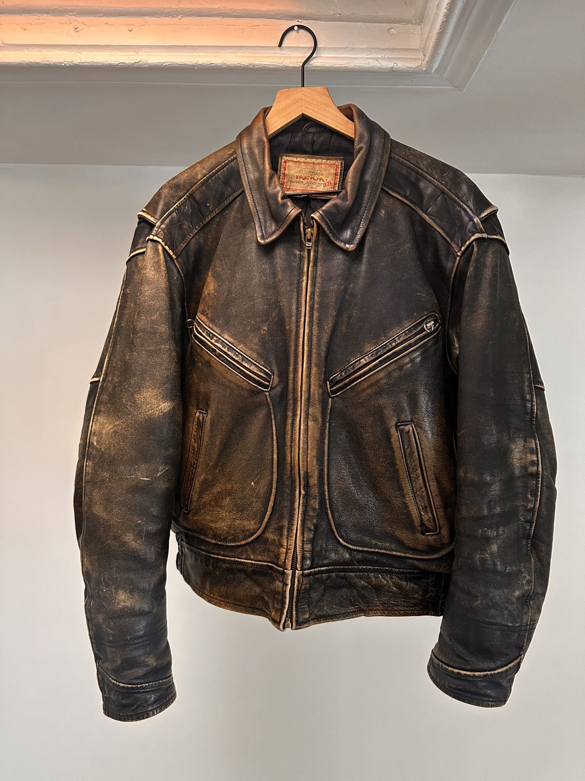 Vintage Vintage Lee Trevor Leather Bomber Jacket Size US L / EU 52-54 / 3 - 1 Thumbnail