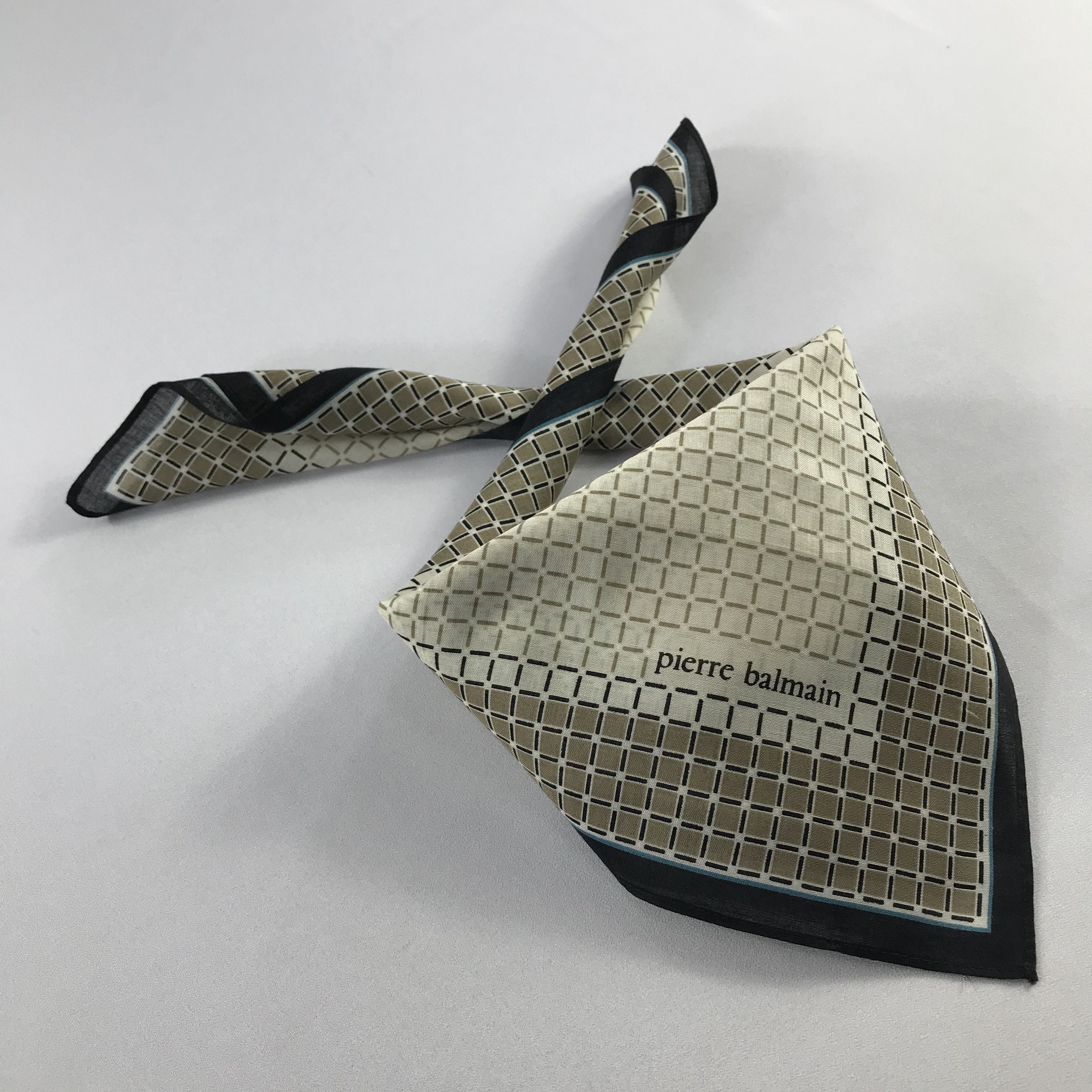 Pierre Balmain Pierre Balmain Handkerchief / Bandana / Neckerchief C532 Size ONE SIZE - 2 Thumbnail