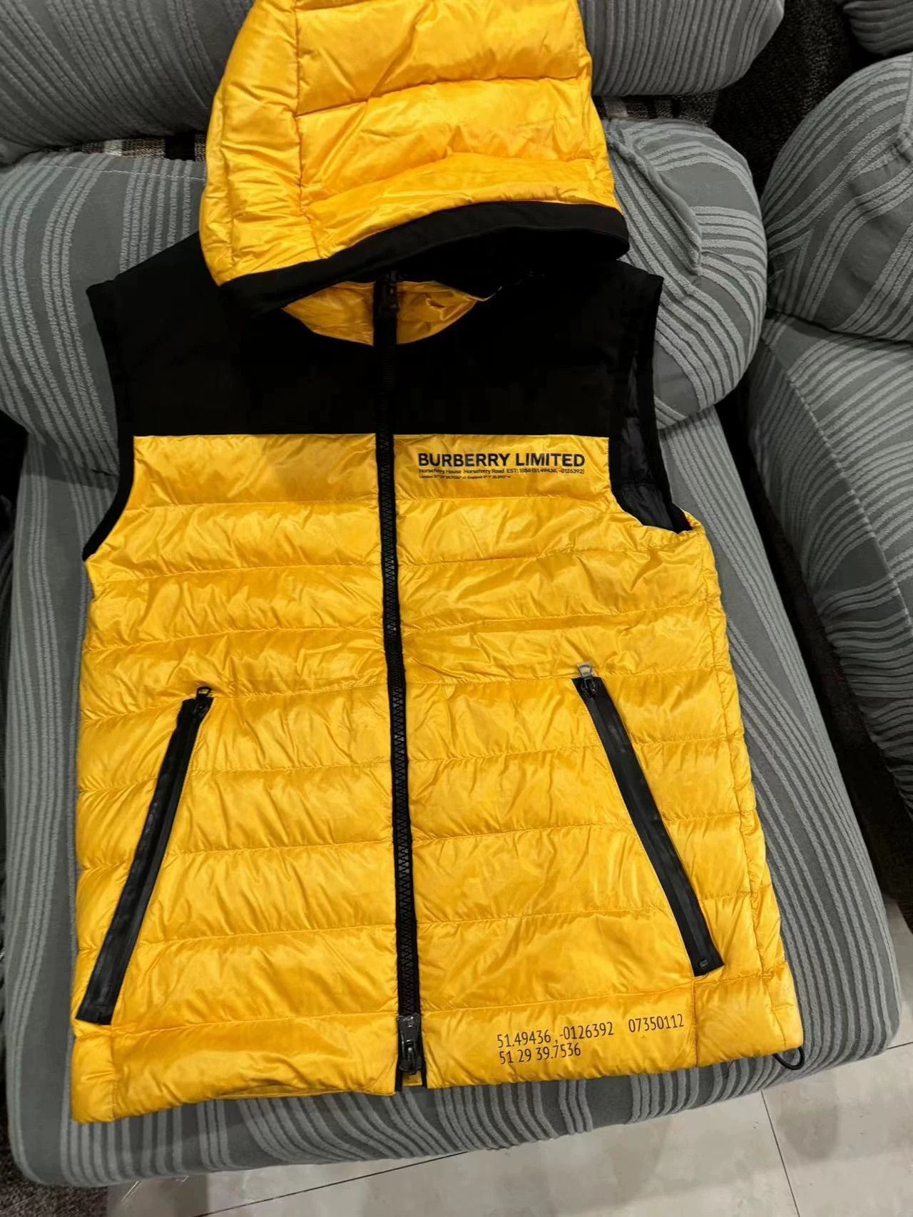 Burberry Burberry Down Vest S Authentic Size US S / EU 44-46 / 1 - 1 Thumbnail