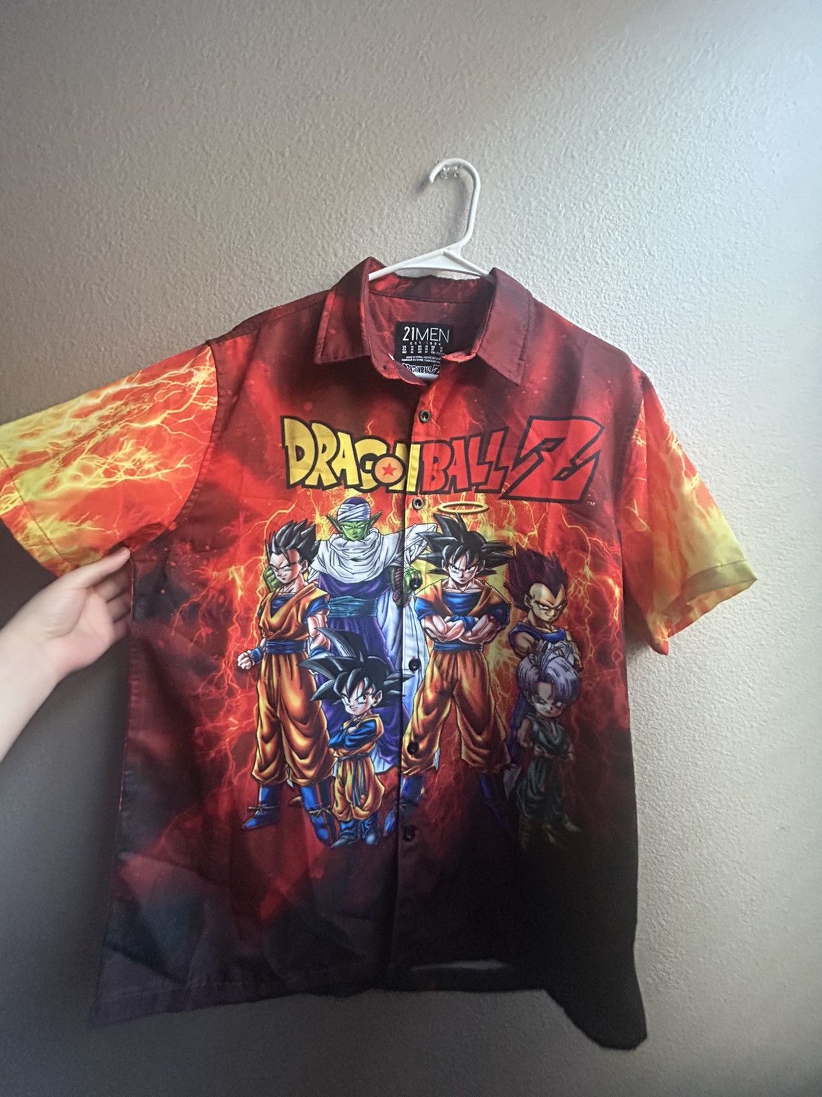 21 Men Dragon Ball Z button up MEDIUM Size US M / EU 48-50 / 2 - 1 Thumbnail