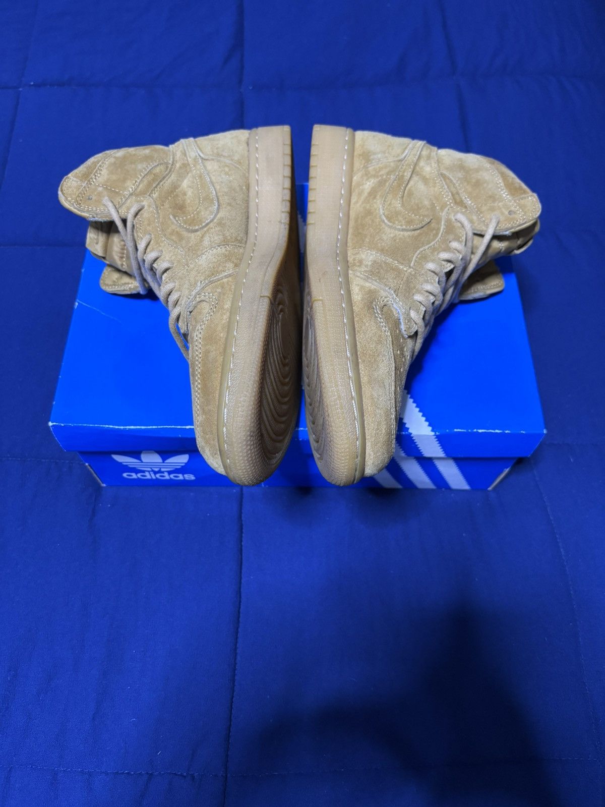 Jordan Brand Air Jordan 1 Retro OG High Wheat Size 9 Size US 9 / EU 42 - 4 Thumbnail