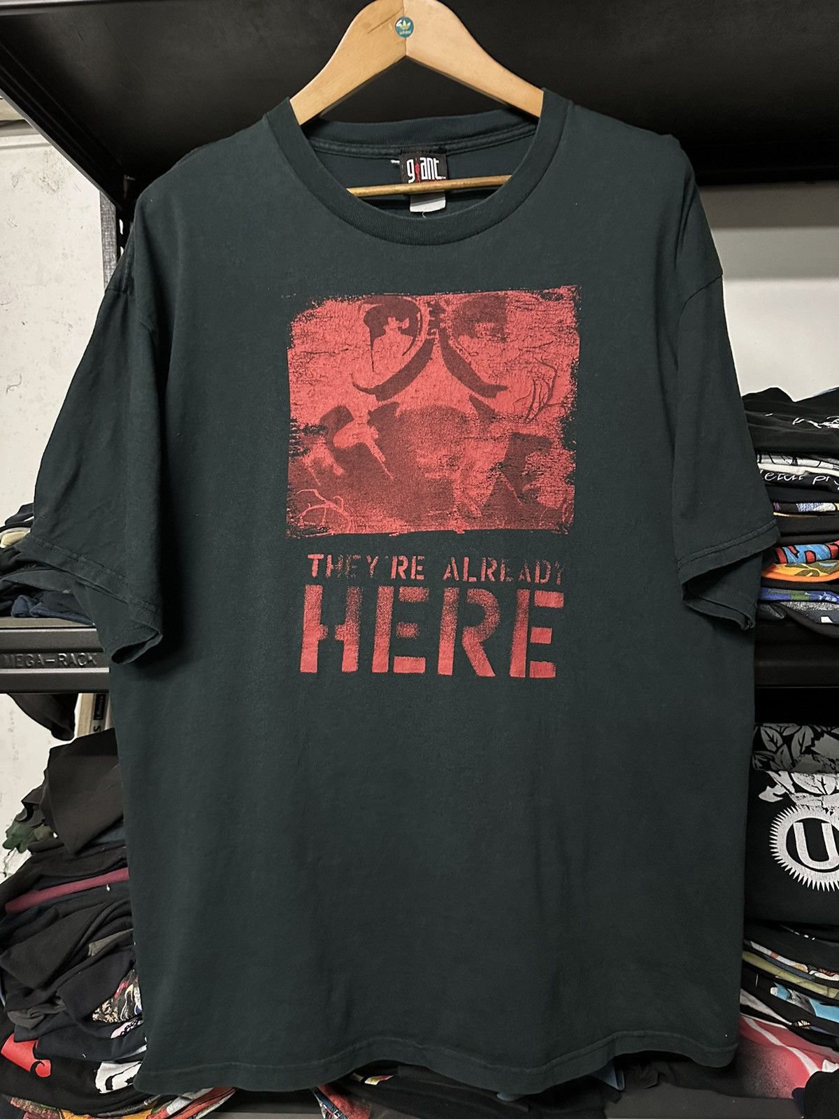Giant Vintage War Of The Worlds American Science Movie Faded Tee Size US XXL / EU 58 / 5 - 1 Thumbnail