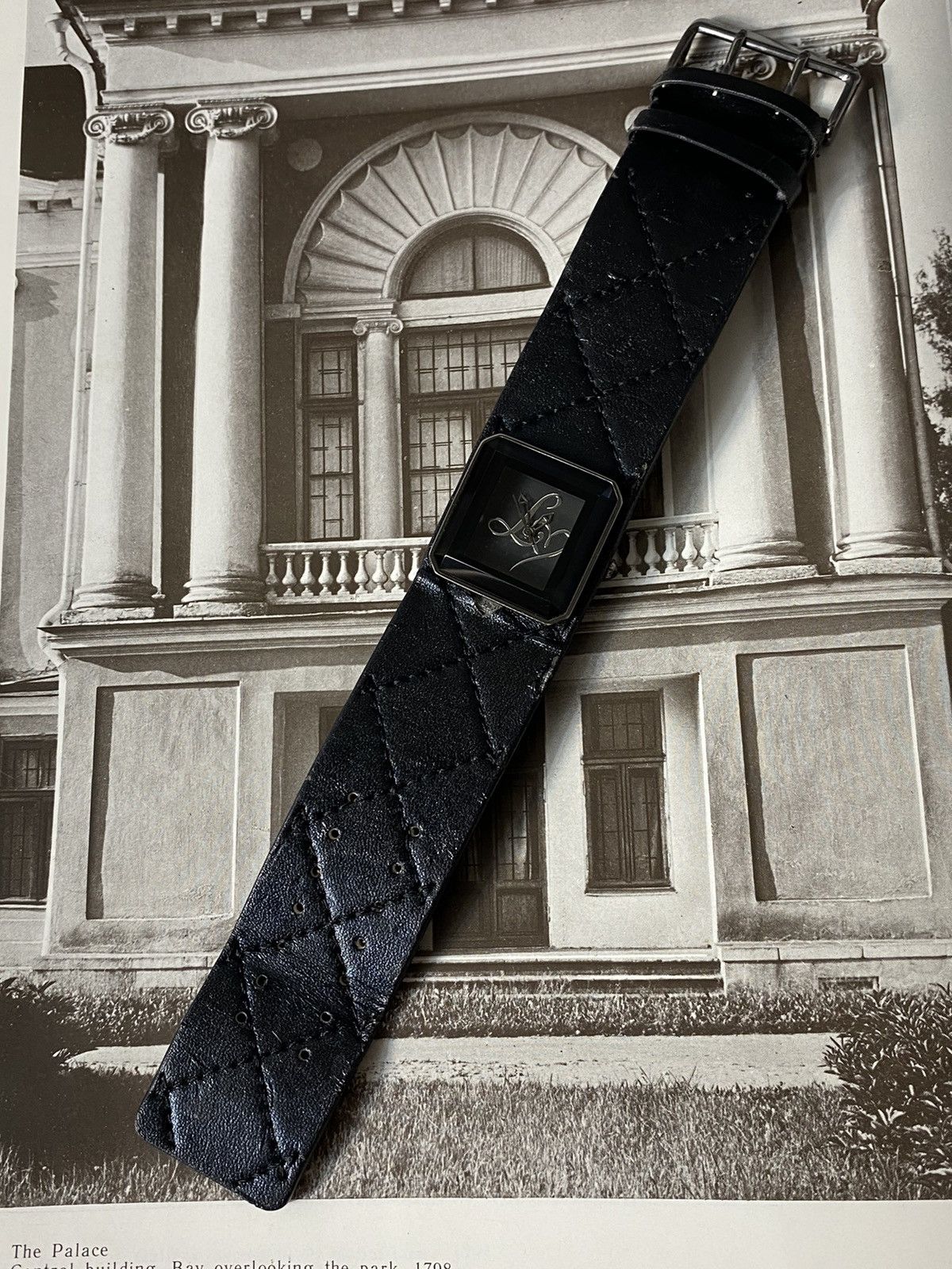 Japanese Brand Vintage Lipsy London Watch on Wide Strap Size ONE SIZE - 6 Thumbnail