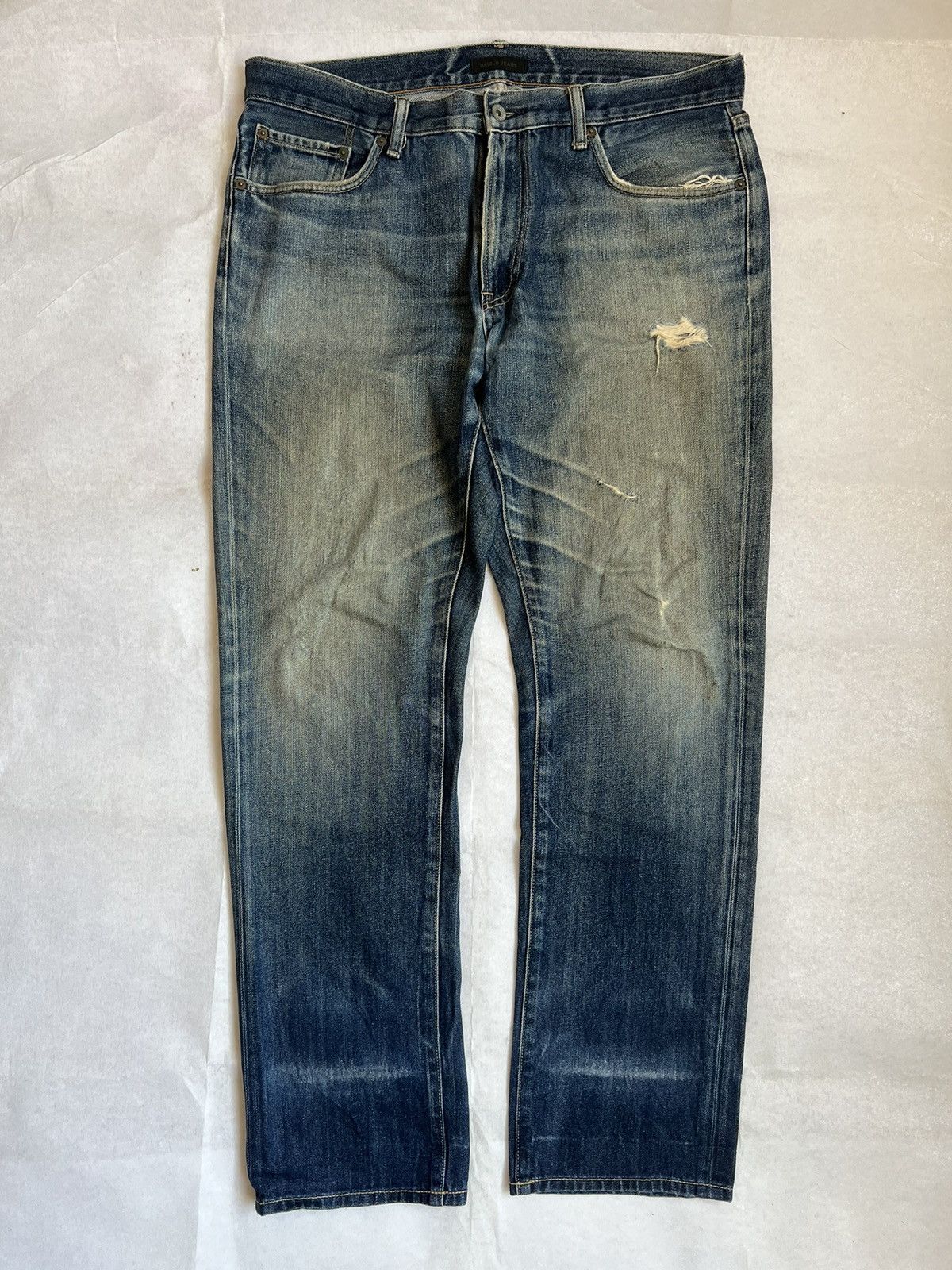 Uniqlo Uniqlo Regular Straight distressed and aging denim Size US 38 / EU 54 - 1 Thumbnail