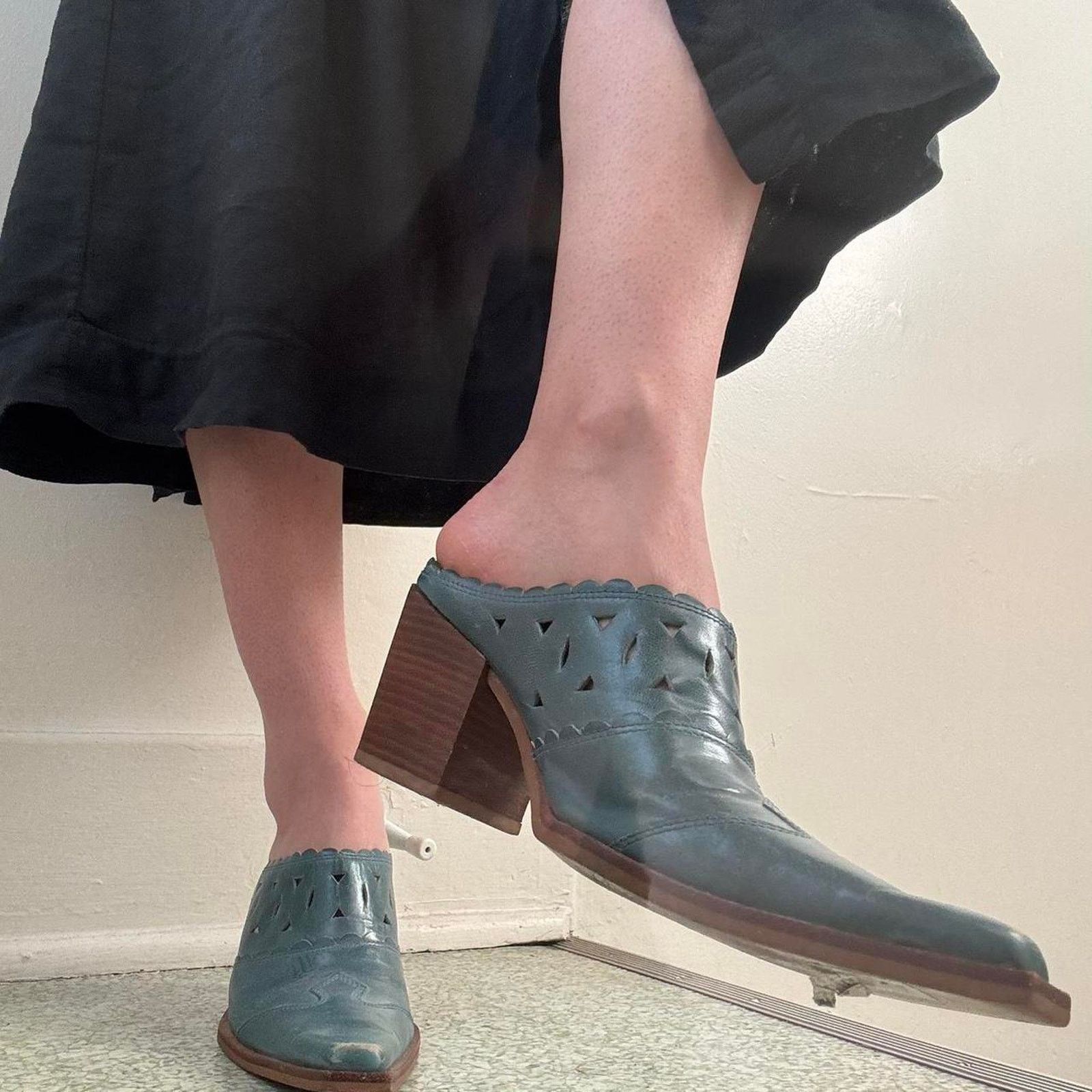 Vintage Vintage Hotkiss 90s Blue Leather Western Mules 5.5 Cowgirl Size US 5.5 / IT 35.5 - 8 Thumbnail