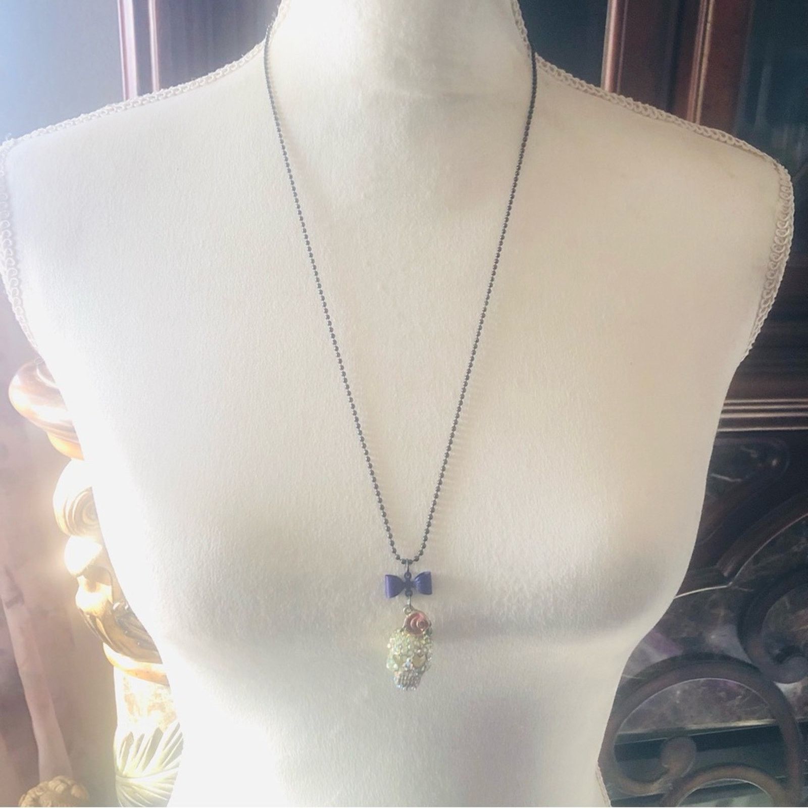 Jewelry Aurora borealis hollow skull pendant on chain necklace Size ONE SIZE - 3 Thumbnail