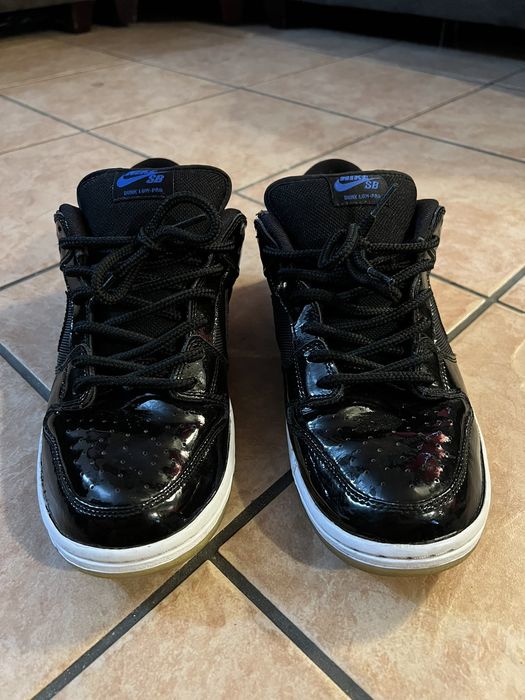 dunk sb space jam
