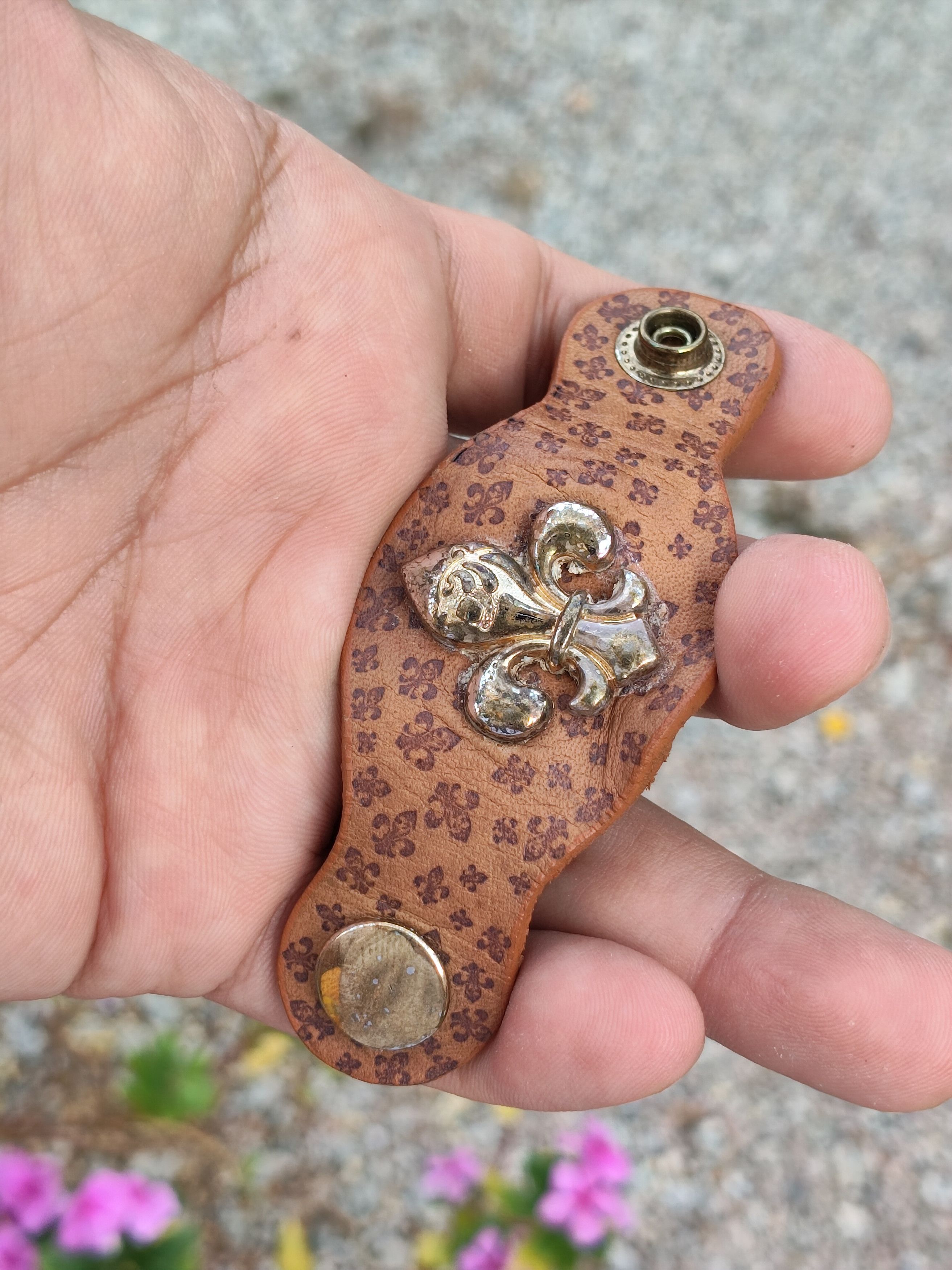 Other Hand tooled leather cuff bracelet Size ONE SIZE - 1 Thumbnail