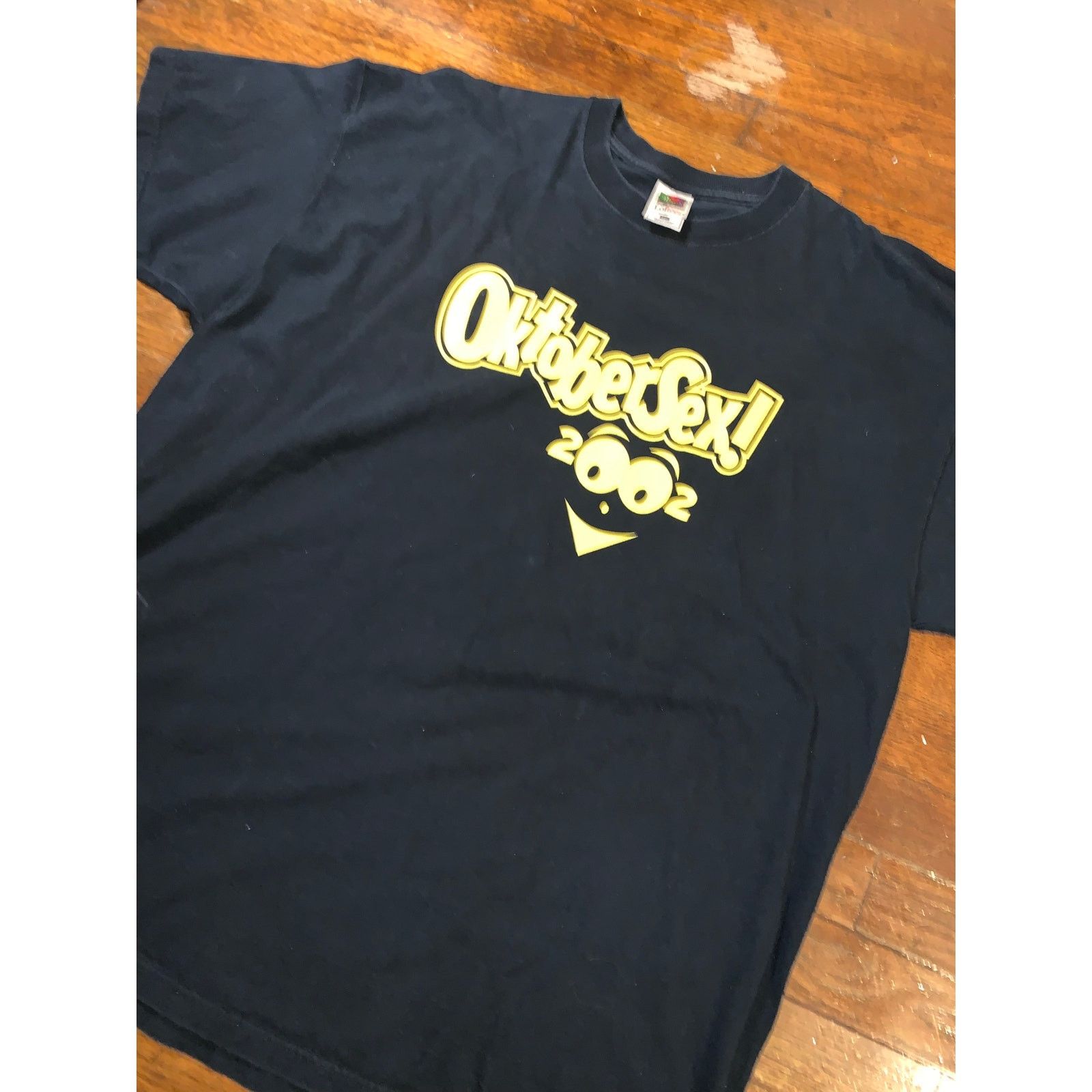 Fruit Of The Loom Vintage 2002 OktoberSex Parody T Shirt 2XL Funny Y2K Size US XXL / EU 58 / 5 - 6 Thumbnail