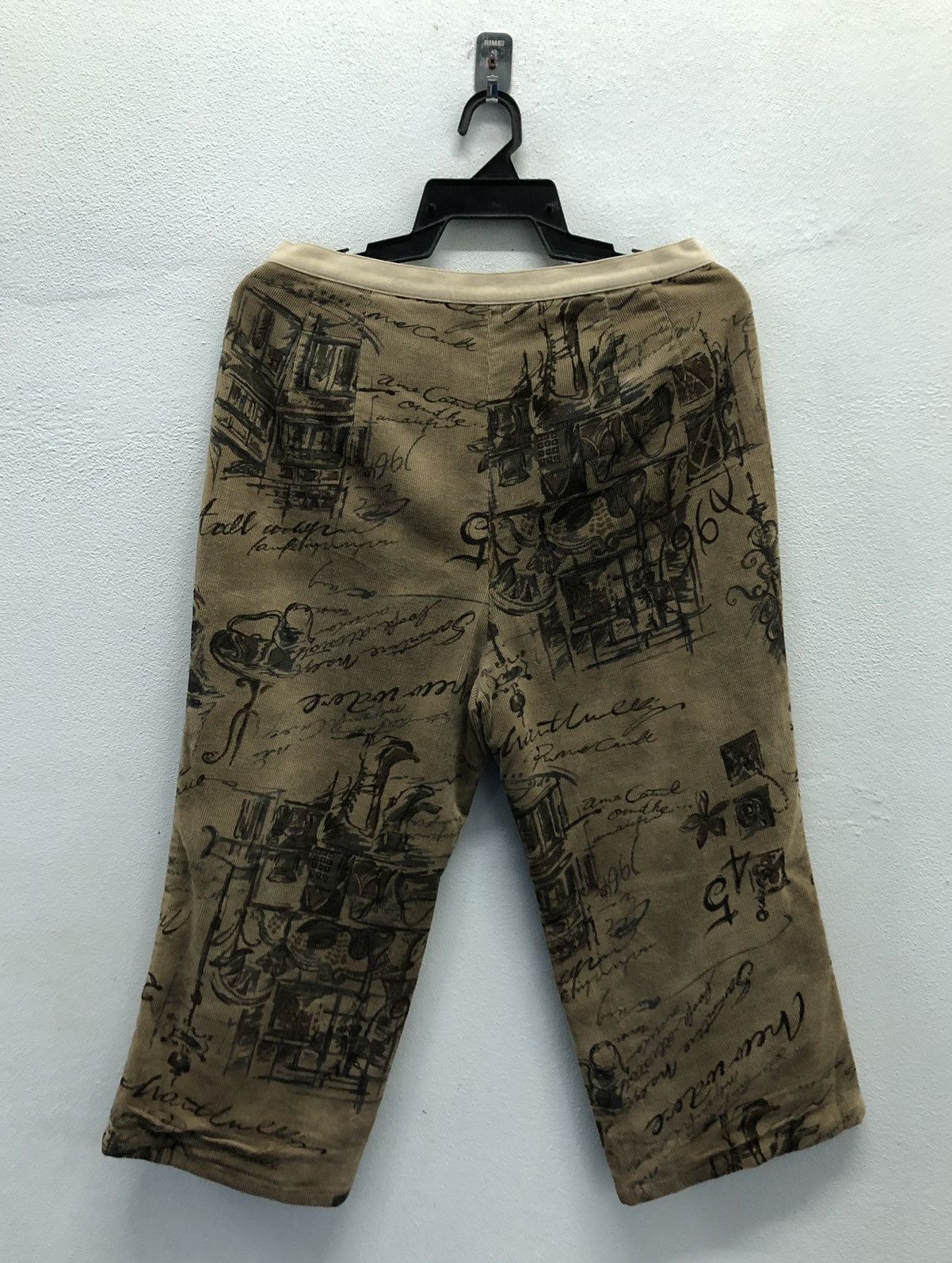 Japanese Brand Vintage Beige Graphic Print Cropped Pants Size 30" / US 8 / IT 44 - 2 Thumbnail