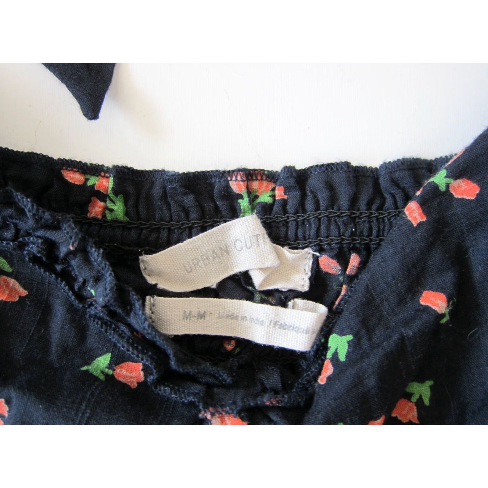 Urban Outfitters VINTAGE Urban Outfitters Cotton Black Orange Green Rose Floral Crop Peasant Blouse M Size M / US 6-8 / IT 42-44 - 3 Thumbnail