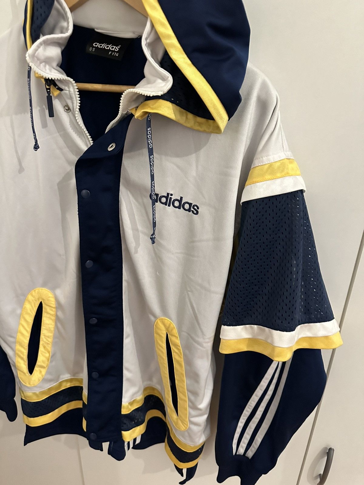 Adidas Adidas Jacket Size L Vintage vintage Retro Jacke Size US L / EU 52-54 / 3 - 4 Thumbnail