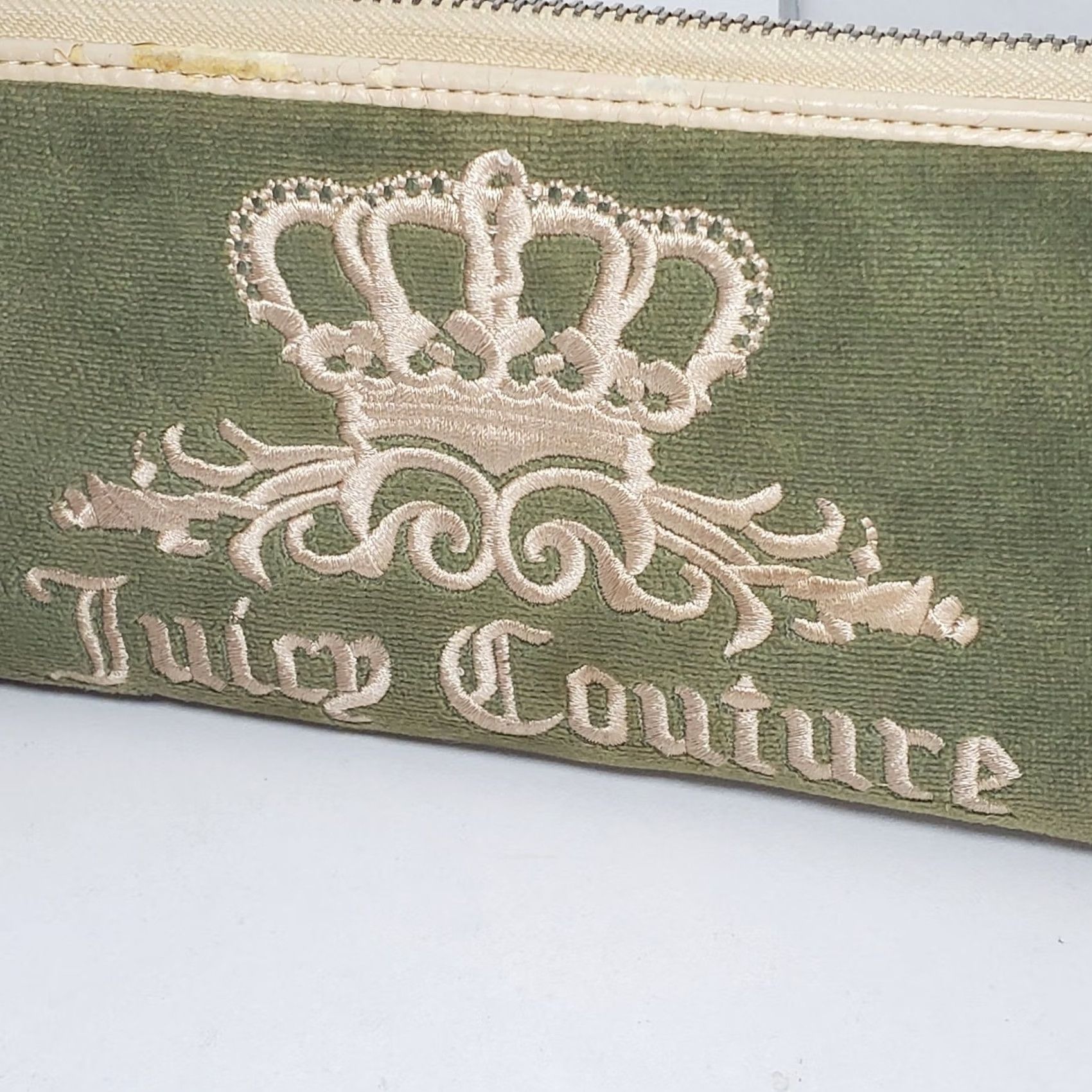 Juicy Couture VINTAGE Juicy Couture Wallet Green Velour Princess Crown Zip-Around Leather Womens L Green Heart Love Y2K 90s Logo Zipper Size ONE SIZE - 2 Thumbnail
