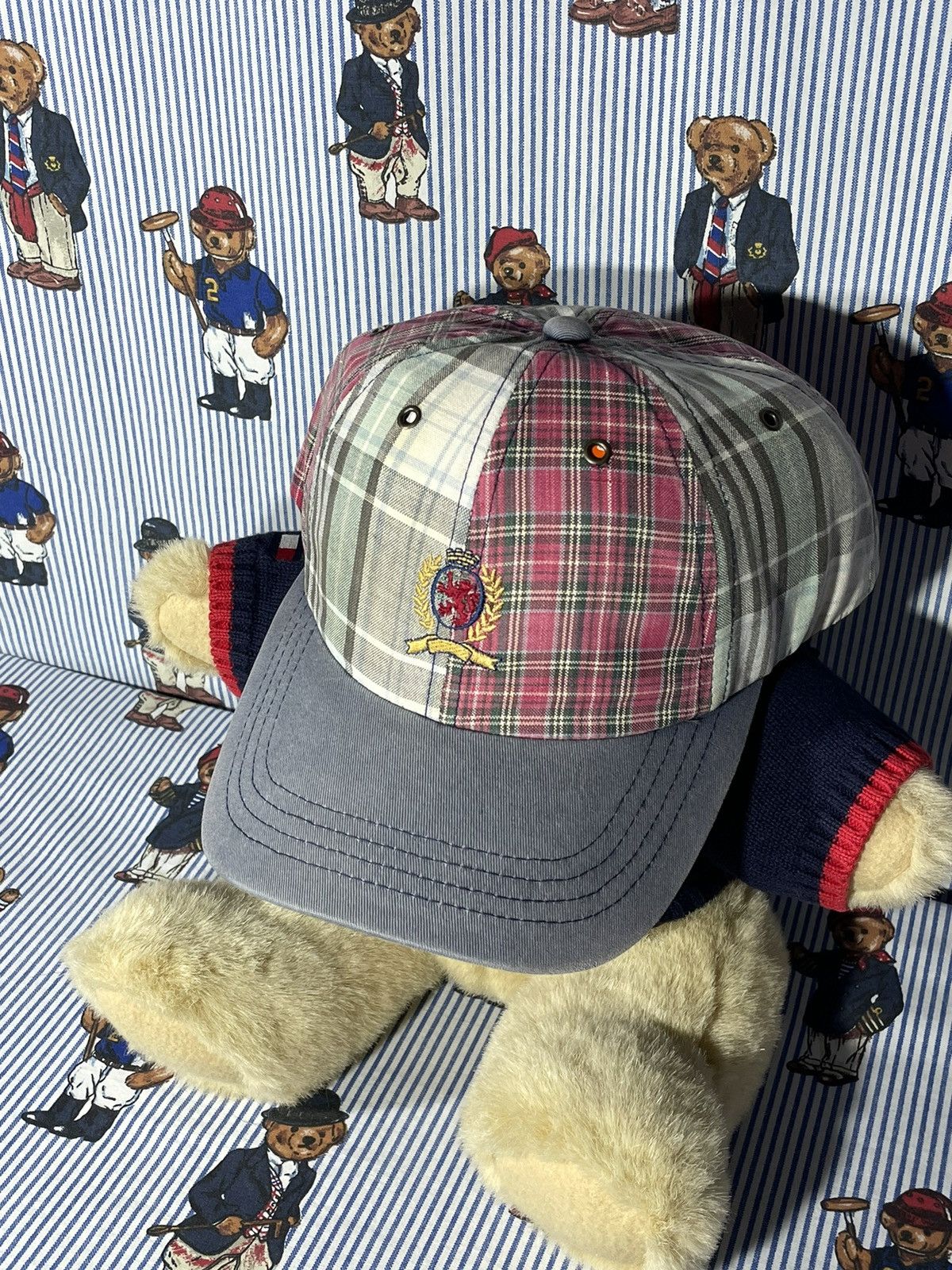Tommy Hilfiger × Vintage Cap Tommy Hilfiger Lion Crest OG Vintage 90’s Size ONE SIZE - 3 Thumbnail