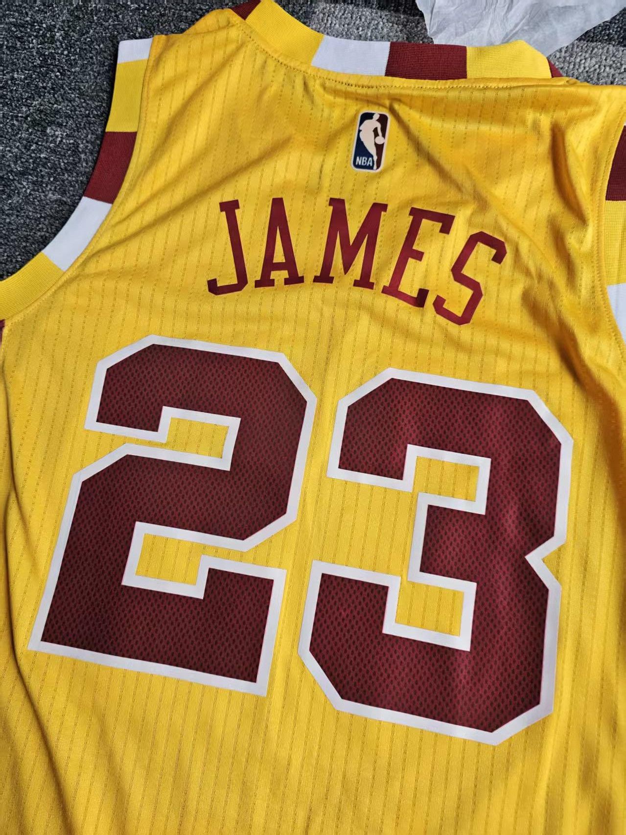 NBA Cleveland Cavaliers #23 LeBron James Jersey Size US L / EU 52-54 / 3 - 4 Thumbnail
