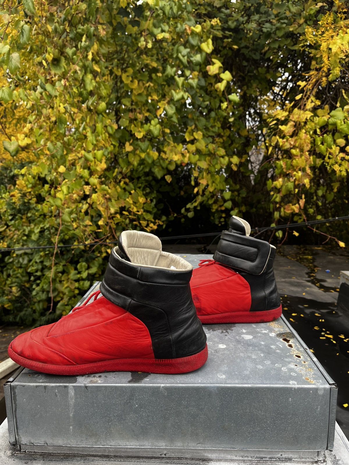 Maison Margiela Maison Margiela Future High ‘Red Black’ Size US 13 / EU 46 - 2 Thumbnail