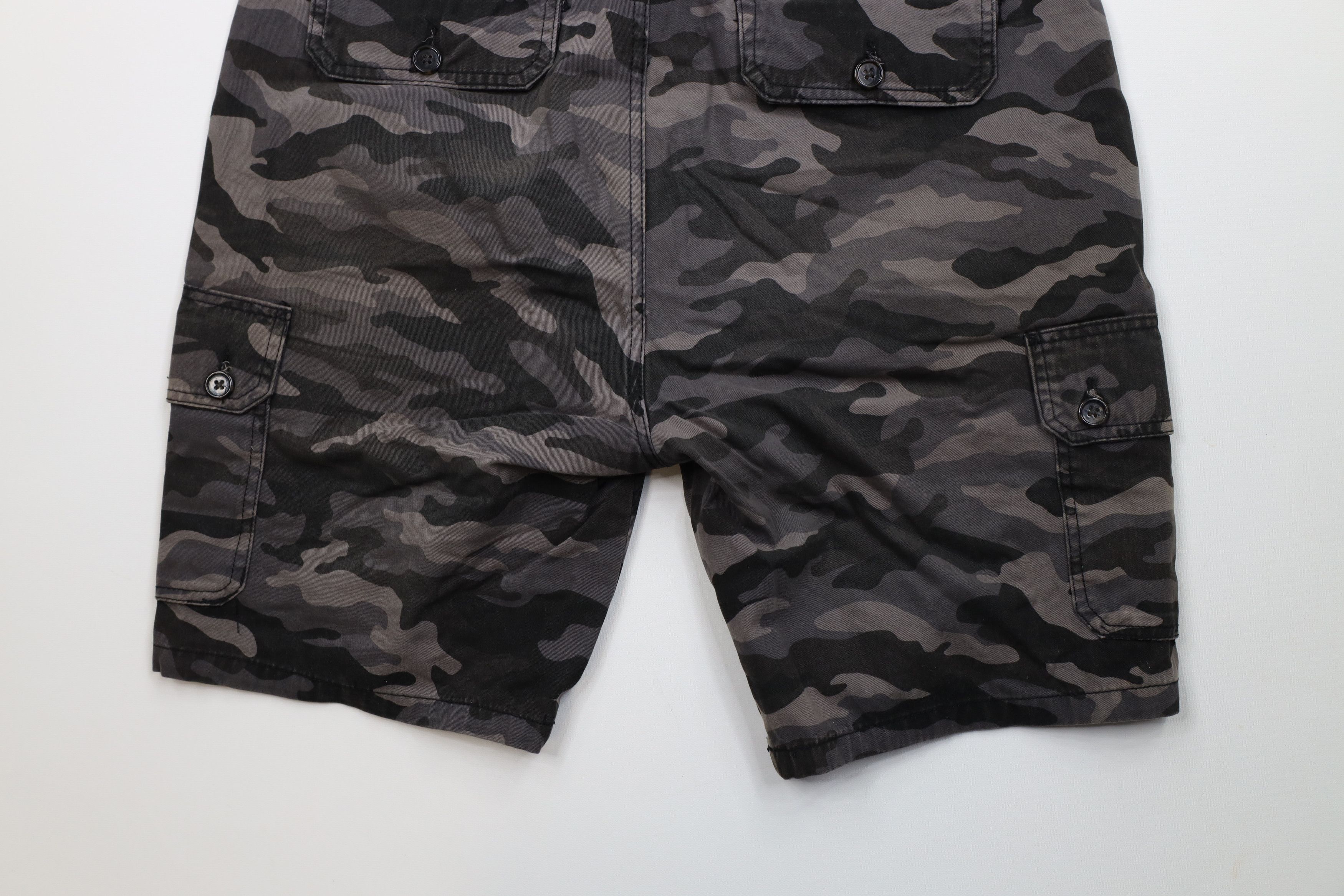 Vintage Vintage 90s Y2K Streetwear Above Knee Cargo Shorts Size US 36 / EU 52 - 12 Thumbnail