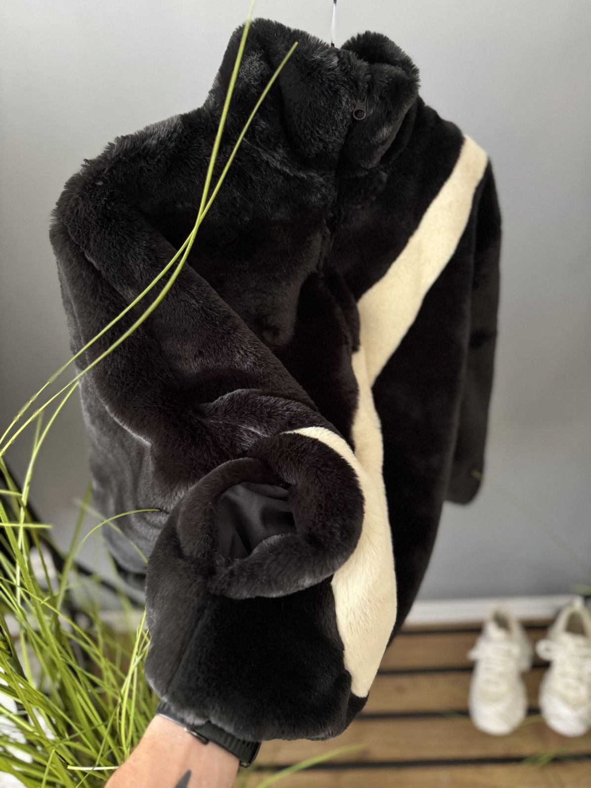 Nike Nike big swoosh faux fur new Size XS / US 0-2 / IT 36-38 - 7 Thumbnail