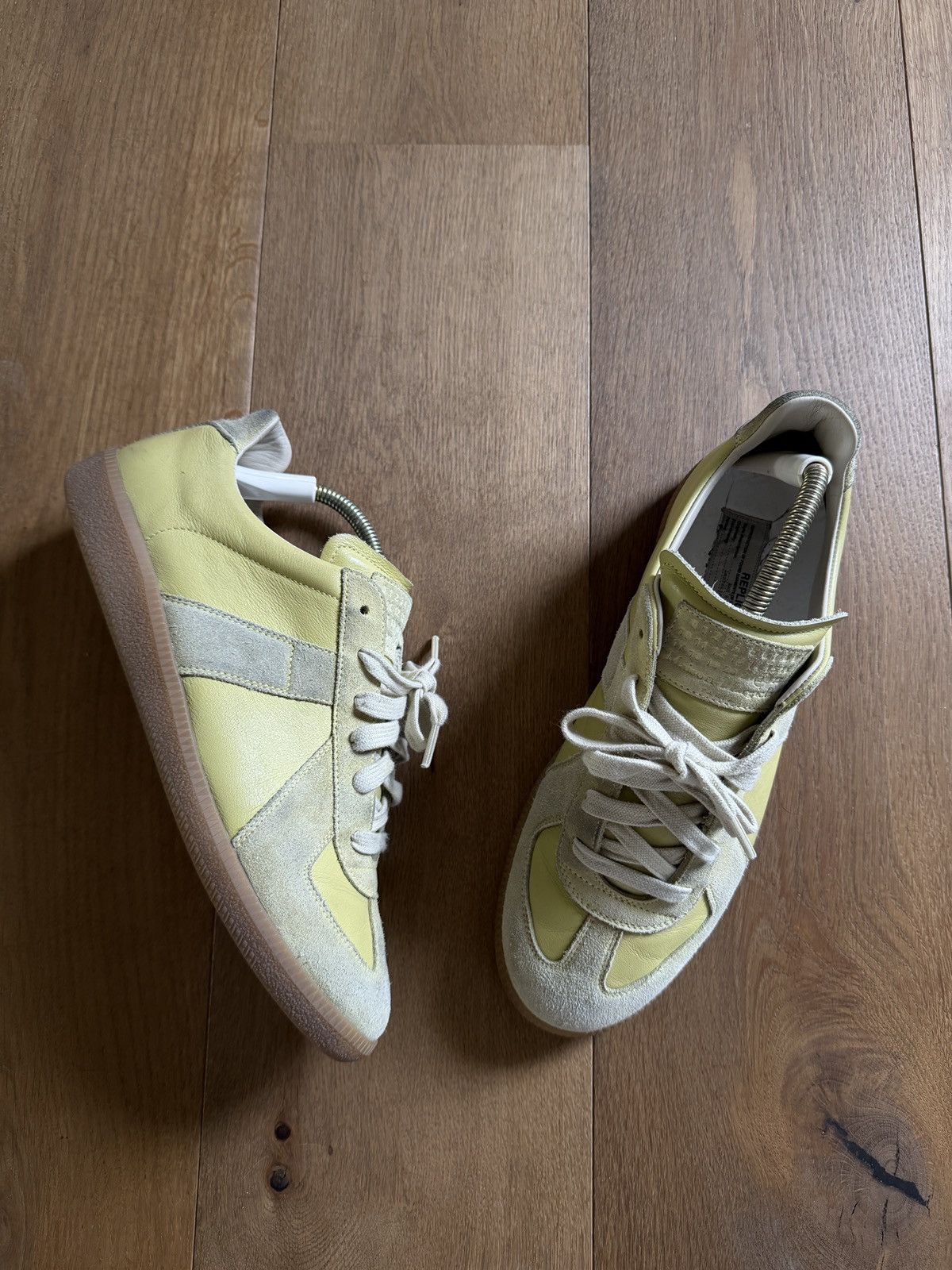 Maison Margiela Maison Margiela Replica Gat Size US 10.5 / EU 43-44 - 1 Thumbnail