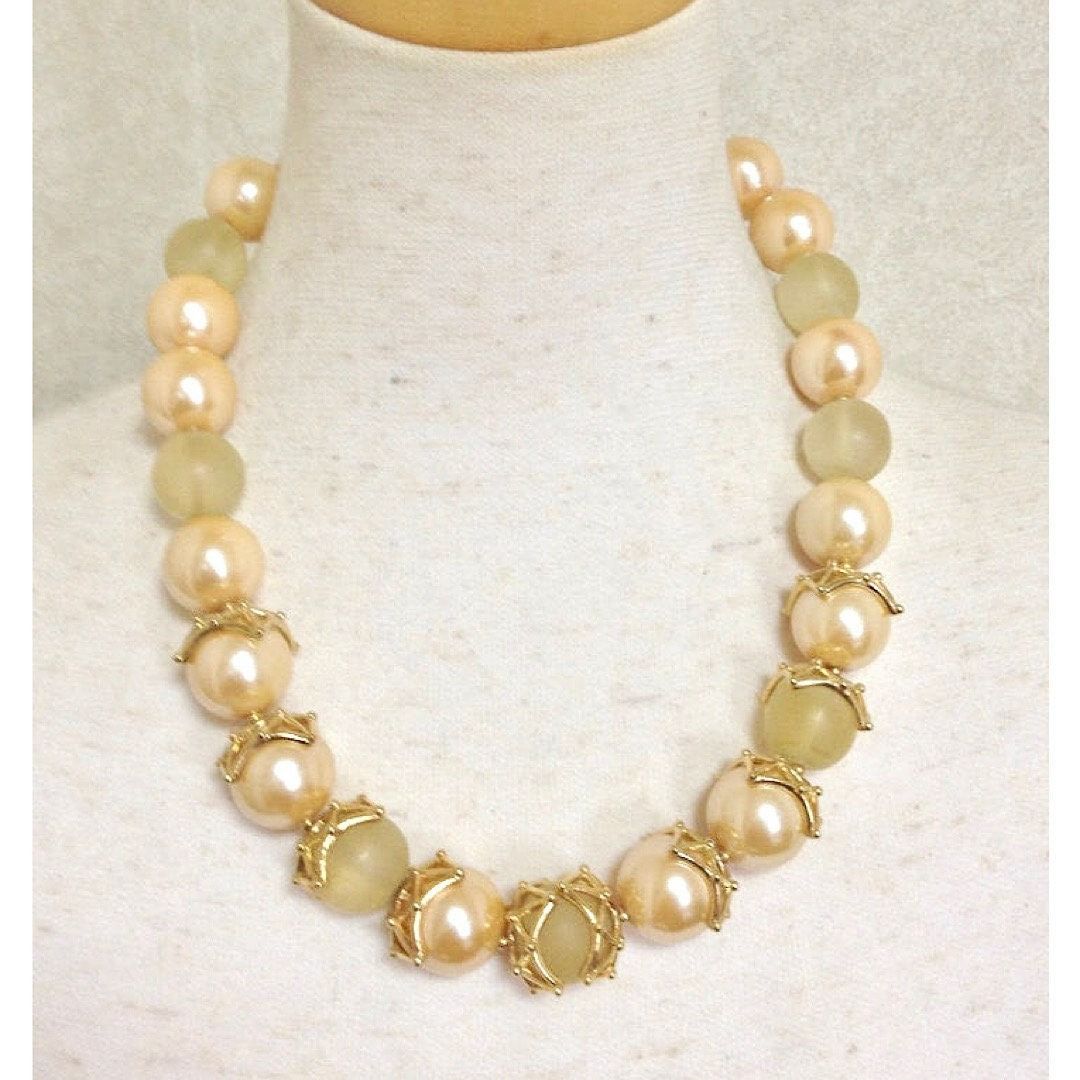 Givenchy MINT. Vintage Givenchy large white faux pearl necklace Size ONE SIZE - 1 Thumbnail