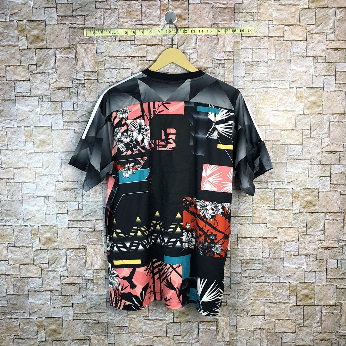Adidas Adidas Black T-Shirt #A788 Size US XL / EU 56 / 4 - 12 Thumbnail