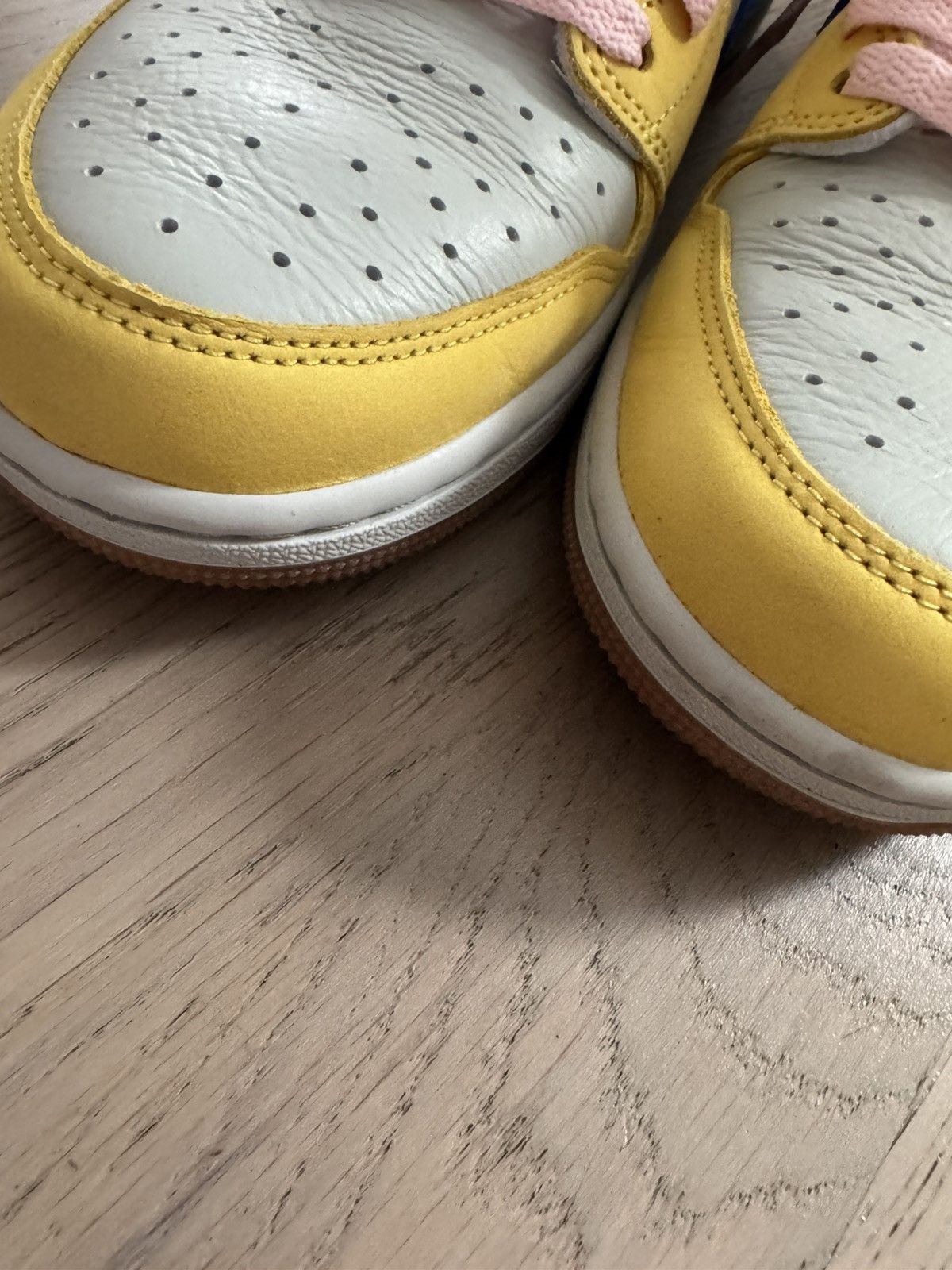 Nike × Travis Scott Air Jordan x Travis Scott Air Jordan 1 Low 0g US10.5 Canary Size US 10.5 / EU 43-44 - 16 Thumbnail