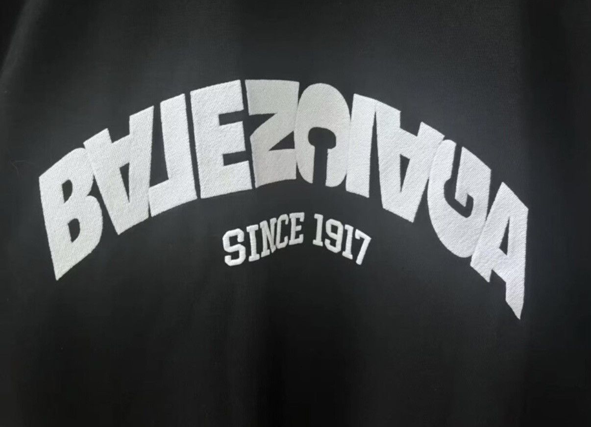 Balenciaga Balenciaga Reverse Logo Short Sleeve T-Shirt Size US S / EU 44-46 / 1 - 3 Thumbnail