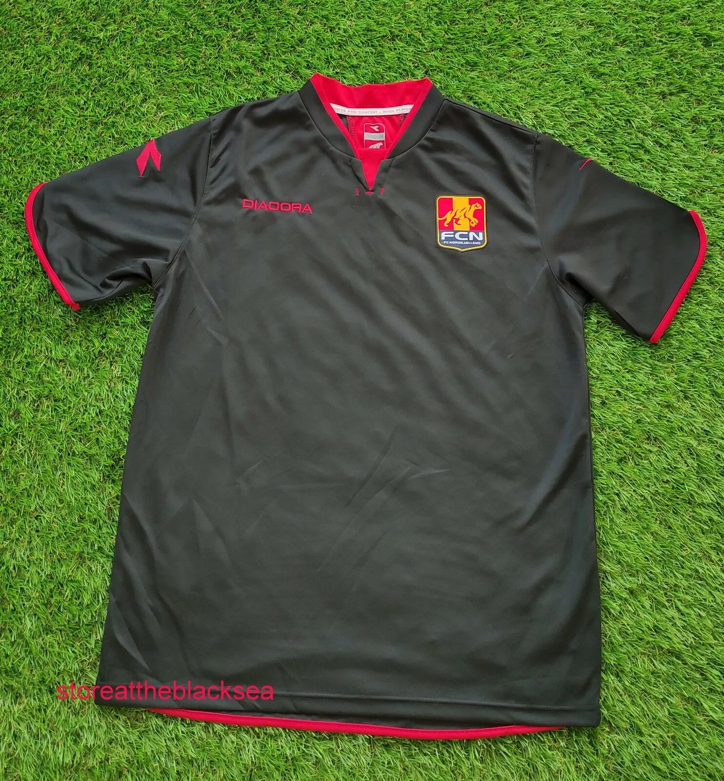 Diadora Nordsjaelland FOOTBALL SOCCER JERSEY BLACK DIADORA MEN Size US M / EU 48-50 / 2 - 1 Thumbnail