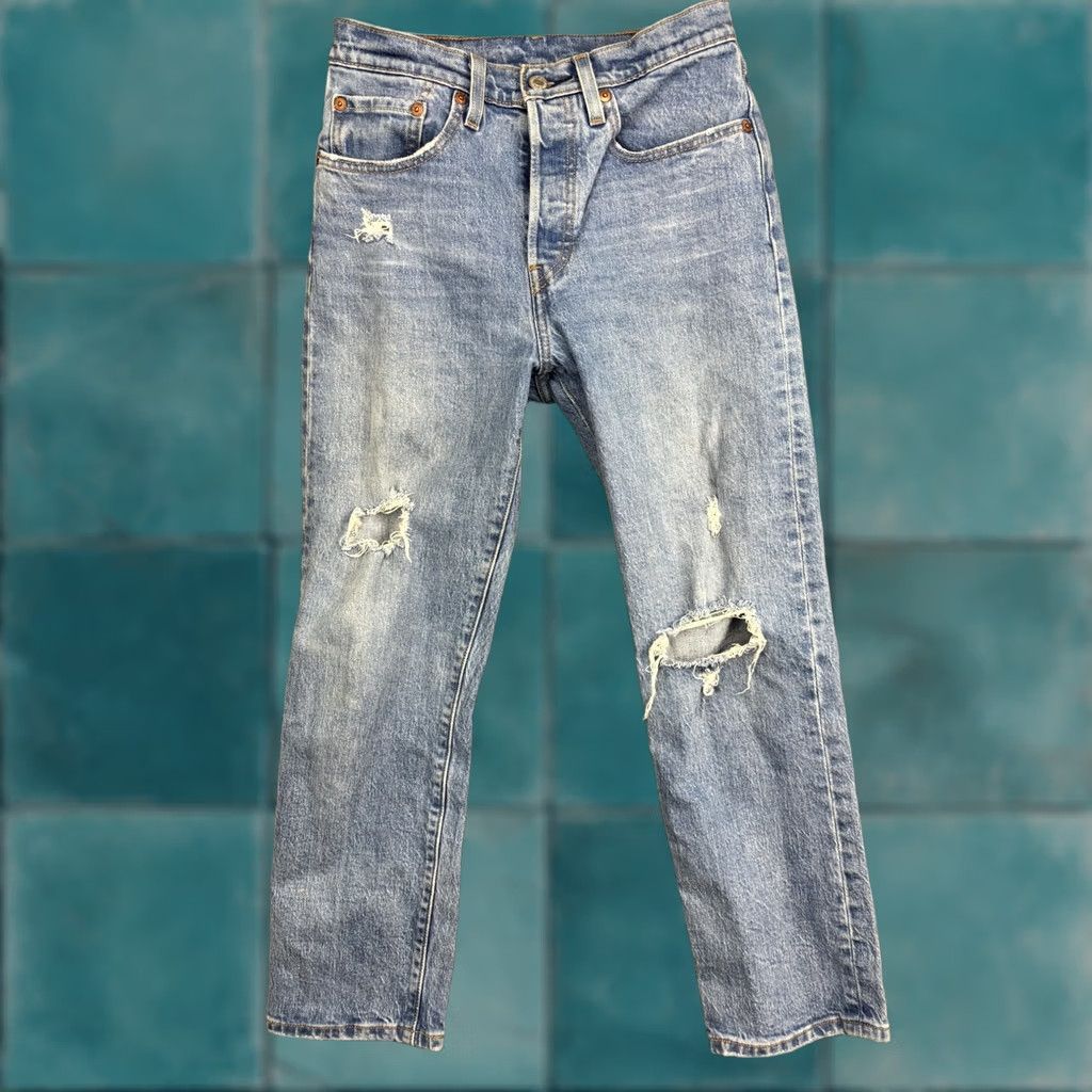 Levi's Levis 501 Straight Jeans Womens W26 L26 Light Wash Blue High Rise Distressed Size 26" / US 2 / IT 38 - 1 Thumbnail