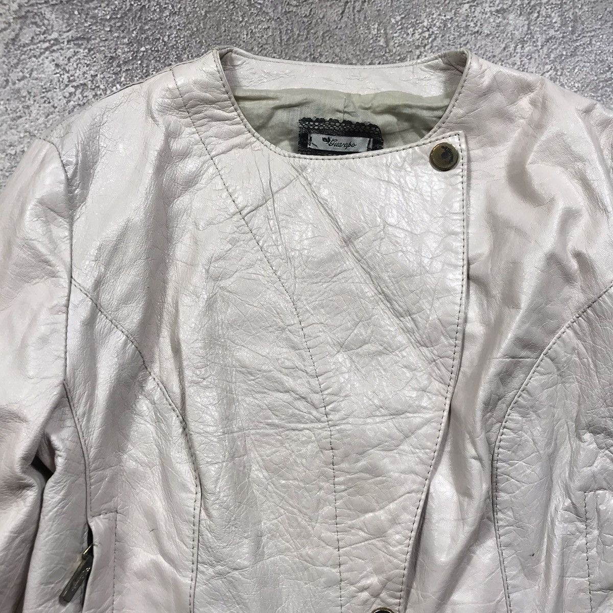 Vintage Vintage 90s Y2K Cropped Leather Jacket Cream Preppy Faded S Size S / US 4 / IT 40 - 2 Thumbnail