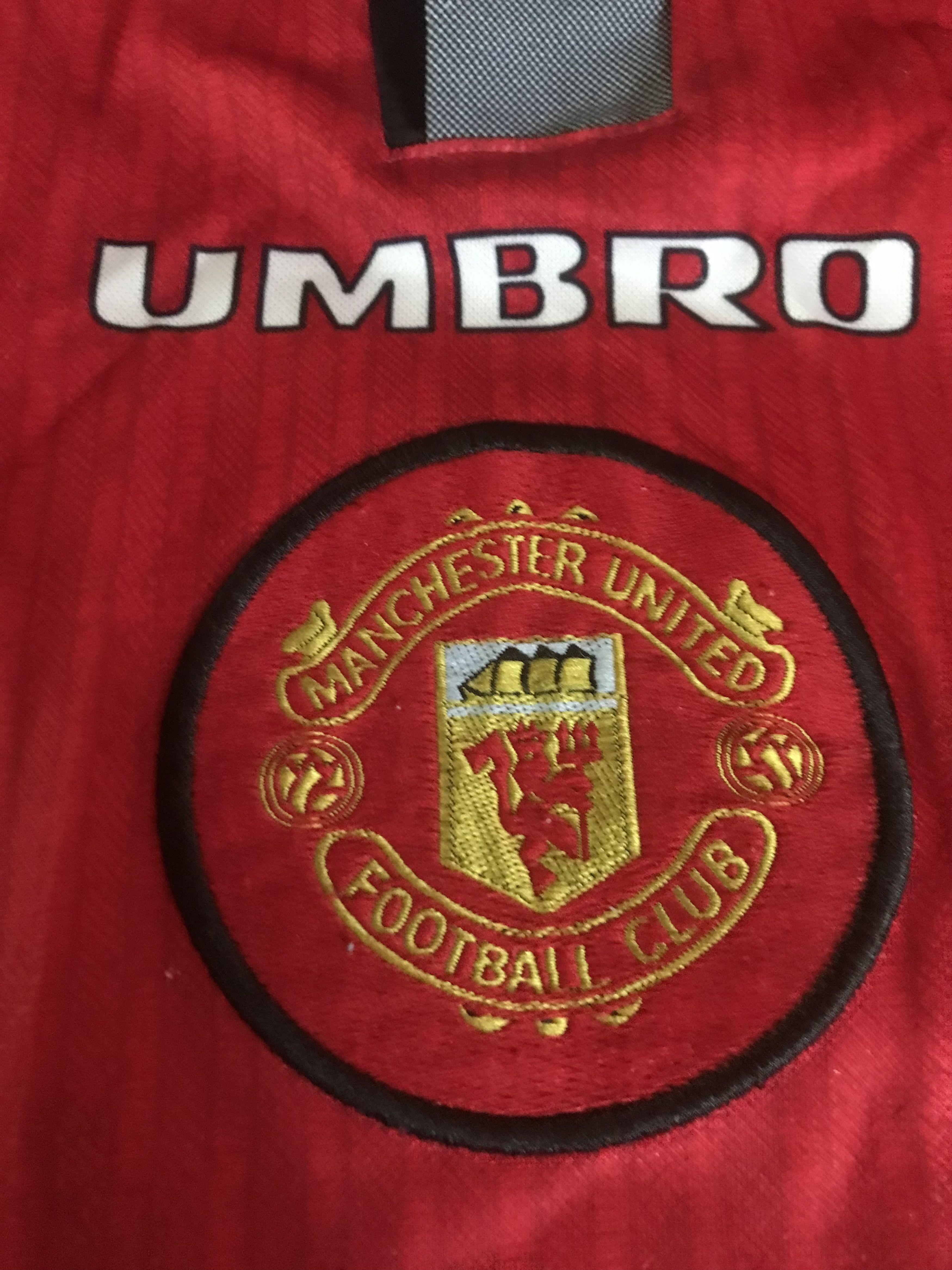 Umbro Vtg 90’s Man U Size US M / EU 48-50 / 2 - 5 Thumbnail