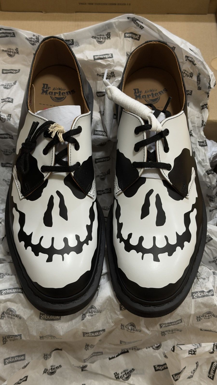 Dr. Martens × Supreme Supreme x Dr. Martens Sacred Heart 3-Eye