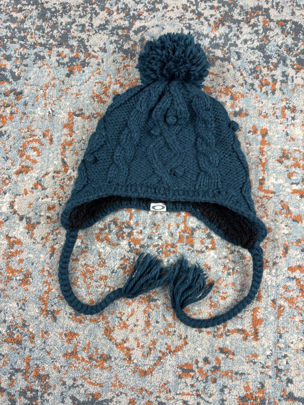 Oakley Vintage 90s Oakley cable knit ushanka pompom beanie hat Size ONE SIZE - 2 Thumbnail