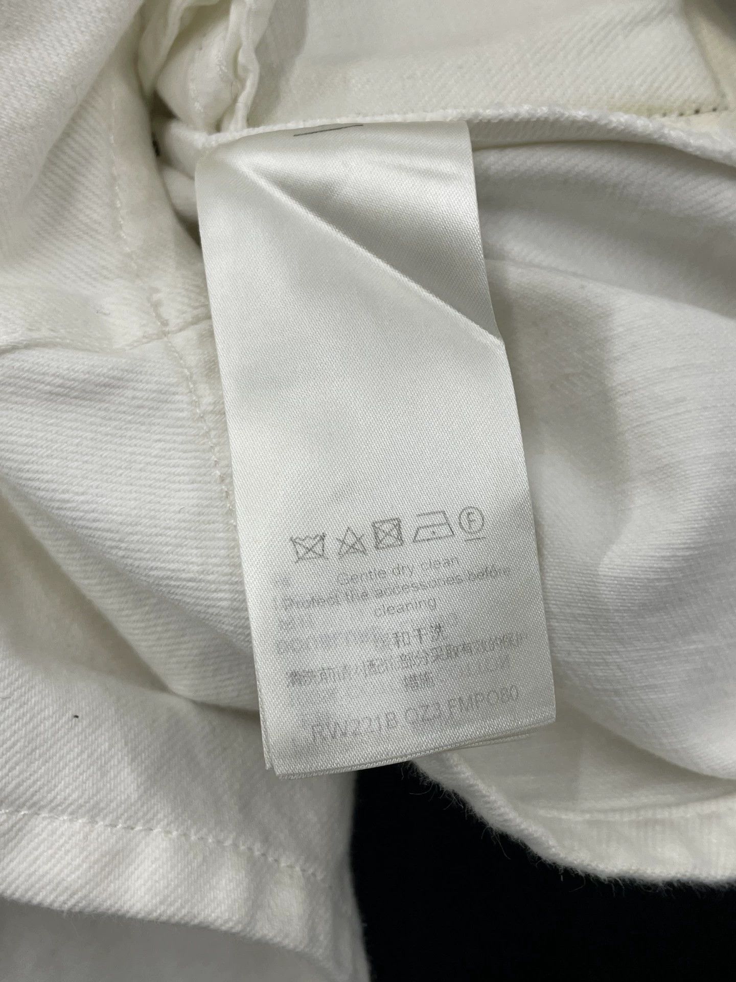 Louis Vuitton Louis Vuitton white colorblocked leather denim shorts 36 Size 26" / US 2 / IT 38 - 5 Thumbnail