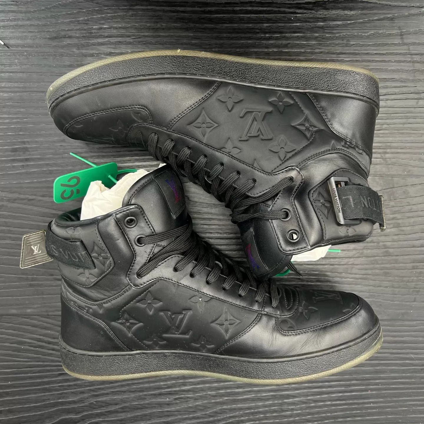Louis Vuitton Louis Vuitton Rivoli Black Embossed 6.5/40.5 Size US 7.5 / EU 40-41 - 2 Thumbnail