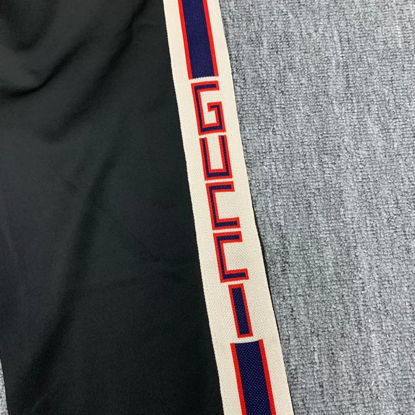 Gucci Gucci black side logo pants size 46 98 new Size US 30 / EU 46 - 8 Thumbnail
