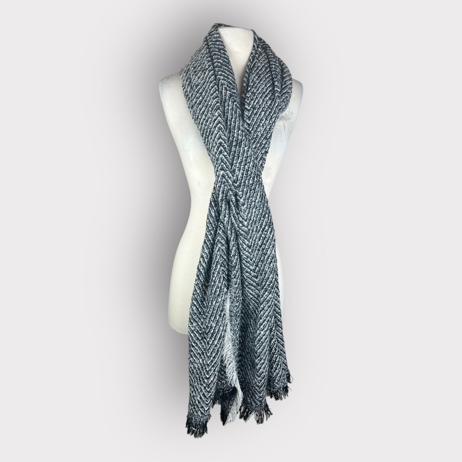 Vintage Vintage | Oversized Scarf Black and White Size ONE SIZE - 1 Thumbnail