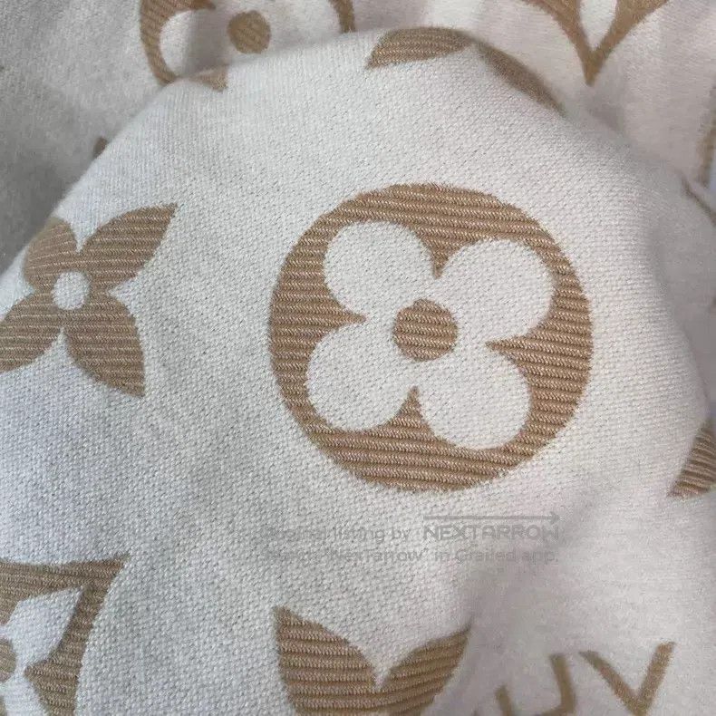 Louis Vuitton Louis Vuitton Creamy classic presbyopic double-faced cashm Size ONE SIZE - 9 Thumbnail
