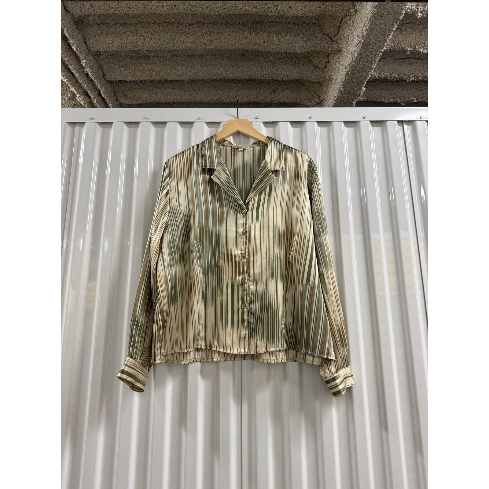 Vintage Vintage 1980s European Silk Button Up Size US M / EU 48-50 / 2 - 5 Thumbnail