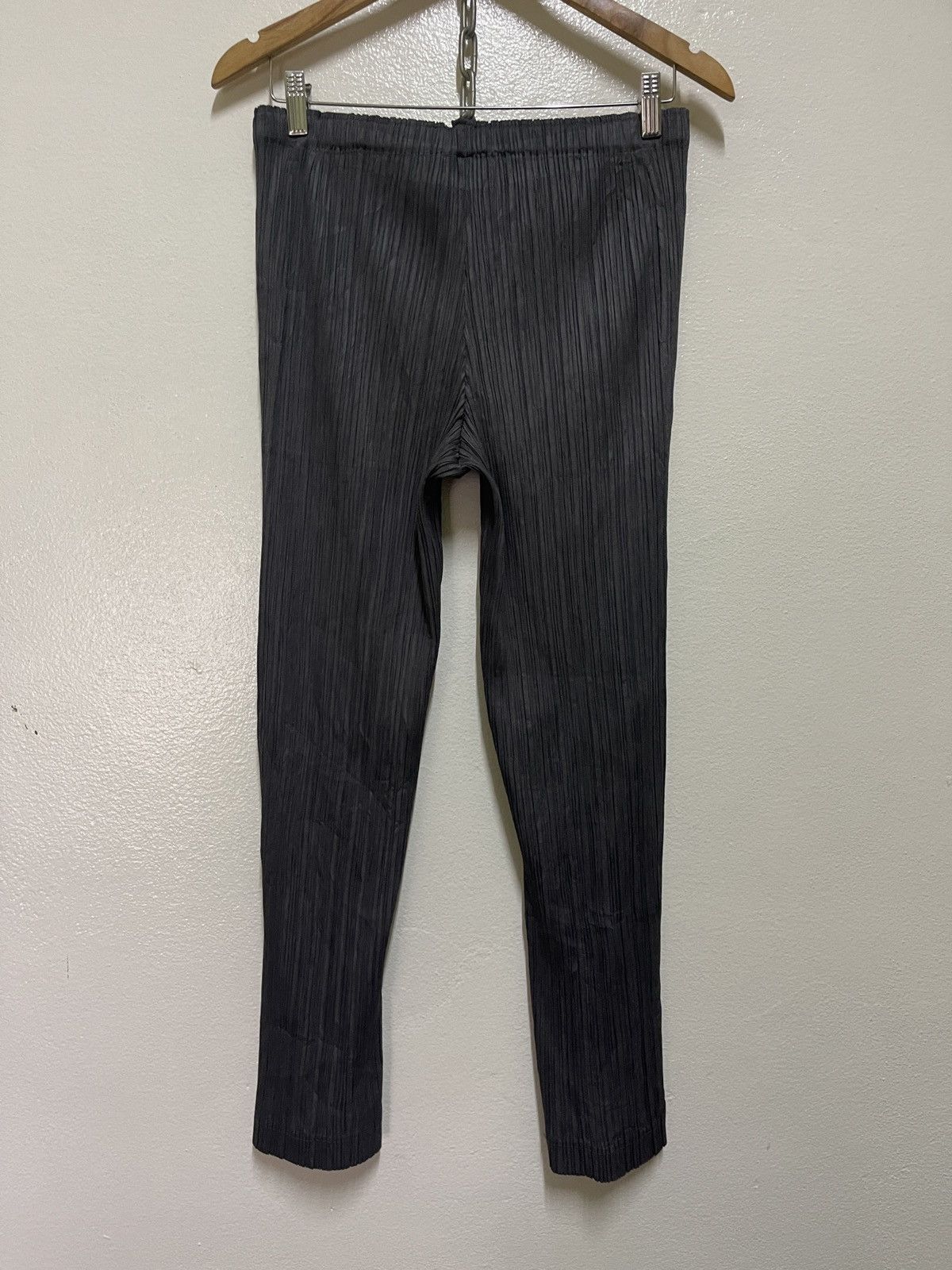 Pleats Please Issey Miyake PLEATS PLEASE High-Waist Tapered Leg Trousers Size 30" / US 8 / IT 44 - 6 Thumbnail