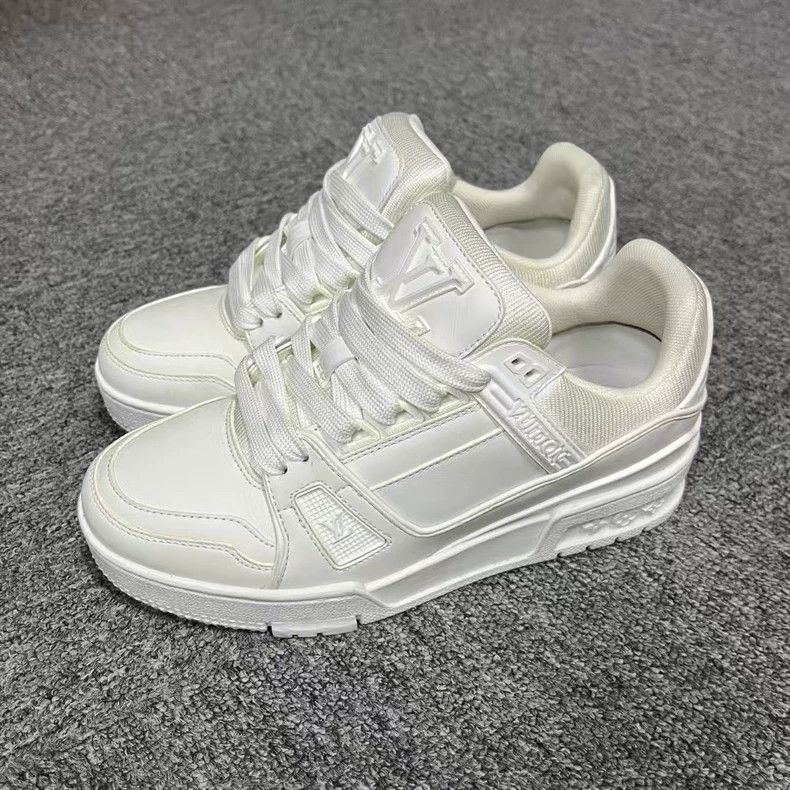Louis Vuitton Louis Vuitton White Trainer leather-rubber logo low-cut st Size US 5 / IT 35 - 2 Thumbnail