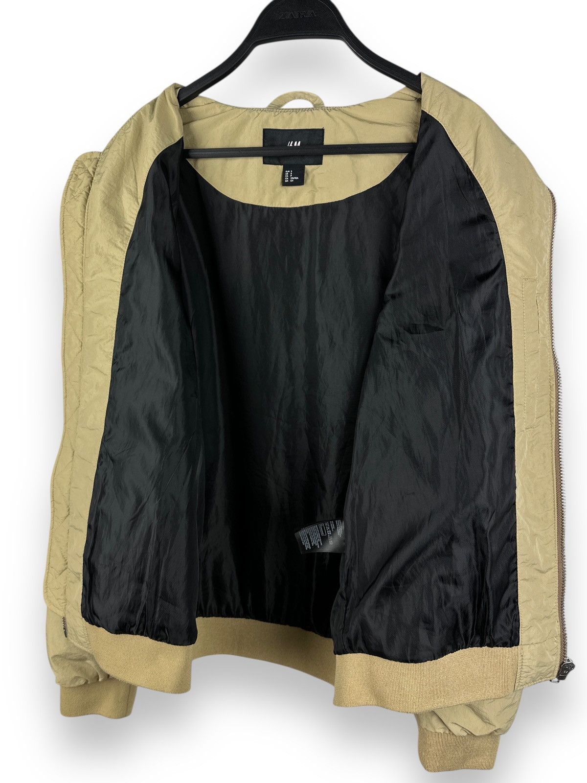 H&M × The Weeknd × XO H&M x The Weeknd XO Big Logo Beige Bomber Jacket Size US S / EU 44-46 / 1 - 15 Thumbnail