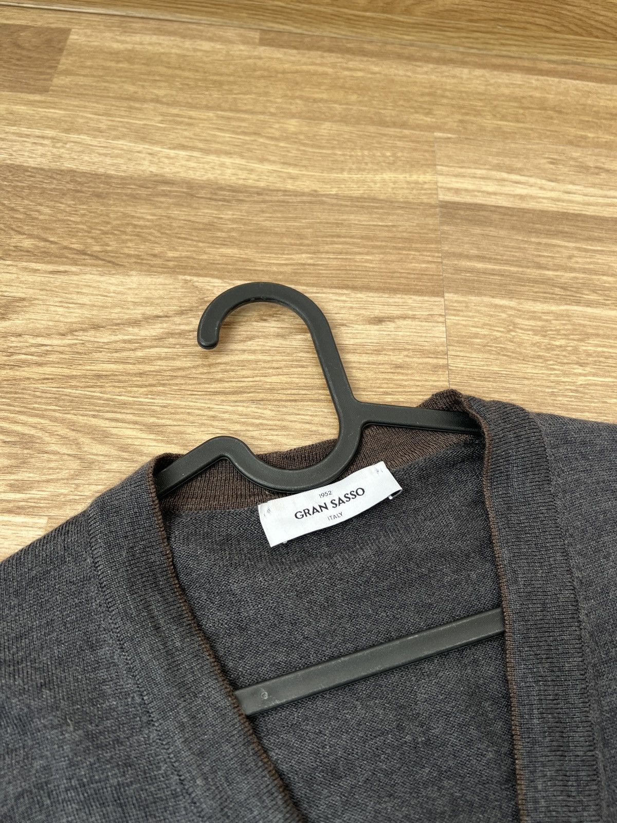 Gran Sasso Gran Sasso Men’s Virgin Wool Gray Cardigan size 48 Italy Size US M / EU 48-50 / 2 - 5 Thumbnail