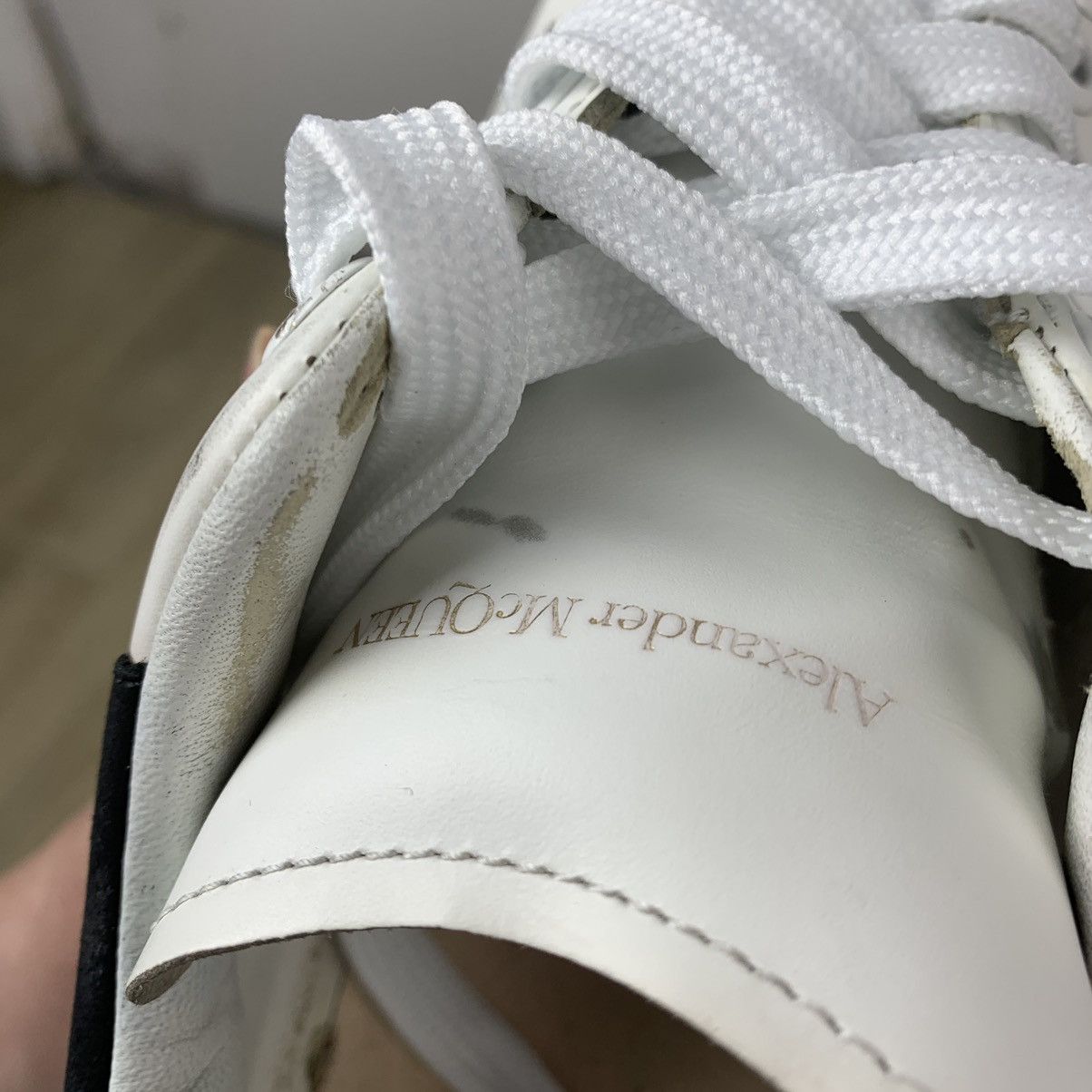 Alexander McQueen Alexander Mcqueen White Leather Sneakers Shoes Size 38 Italy Size US 8 / IT 38 - 19 Thumbnail