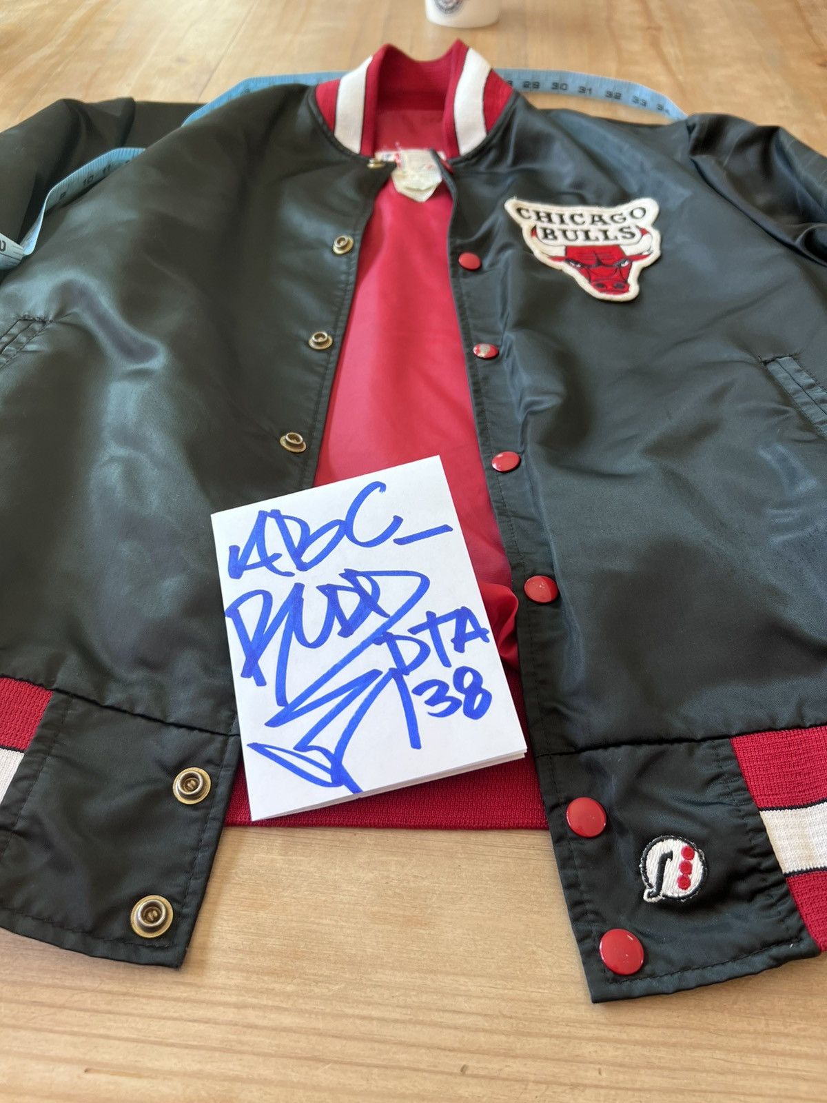 NBA Vintage 80’s/90’s Satin Bulls Jacket M Size US M / EU 48-50 / 2 - 6 Thumbnail