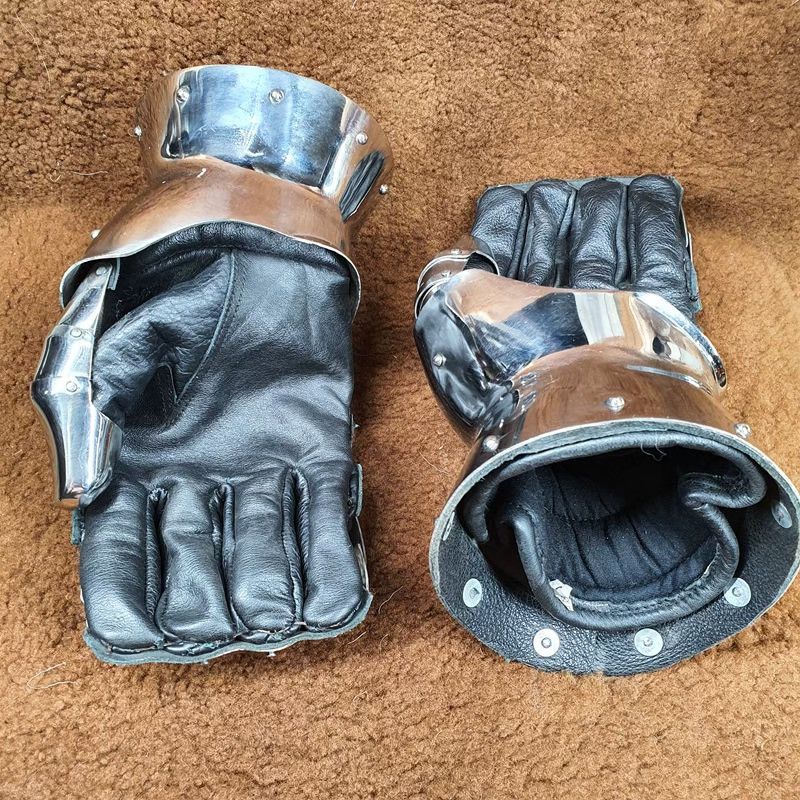 Vintage Balenciaga Inspiration Handmade Chevalier Knight Gauntlets Size ONE SIZE - 21 Thumbnail