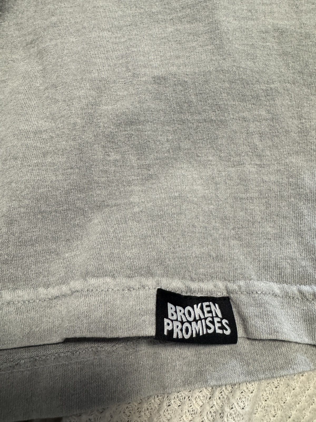 Broken Promises Co. Broken promises tee in grey sz S Size US S / EU 44-46 / 1 - 5 Thumbnail