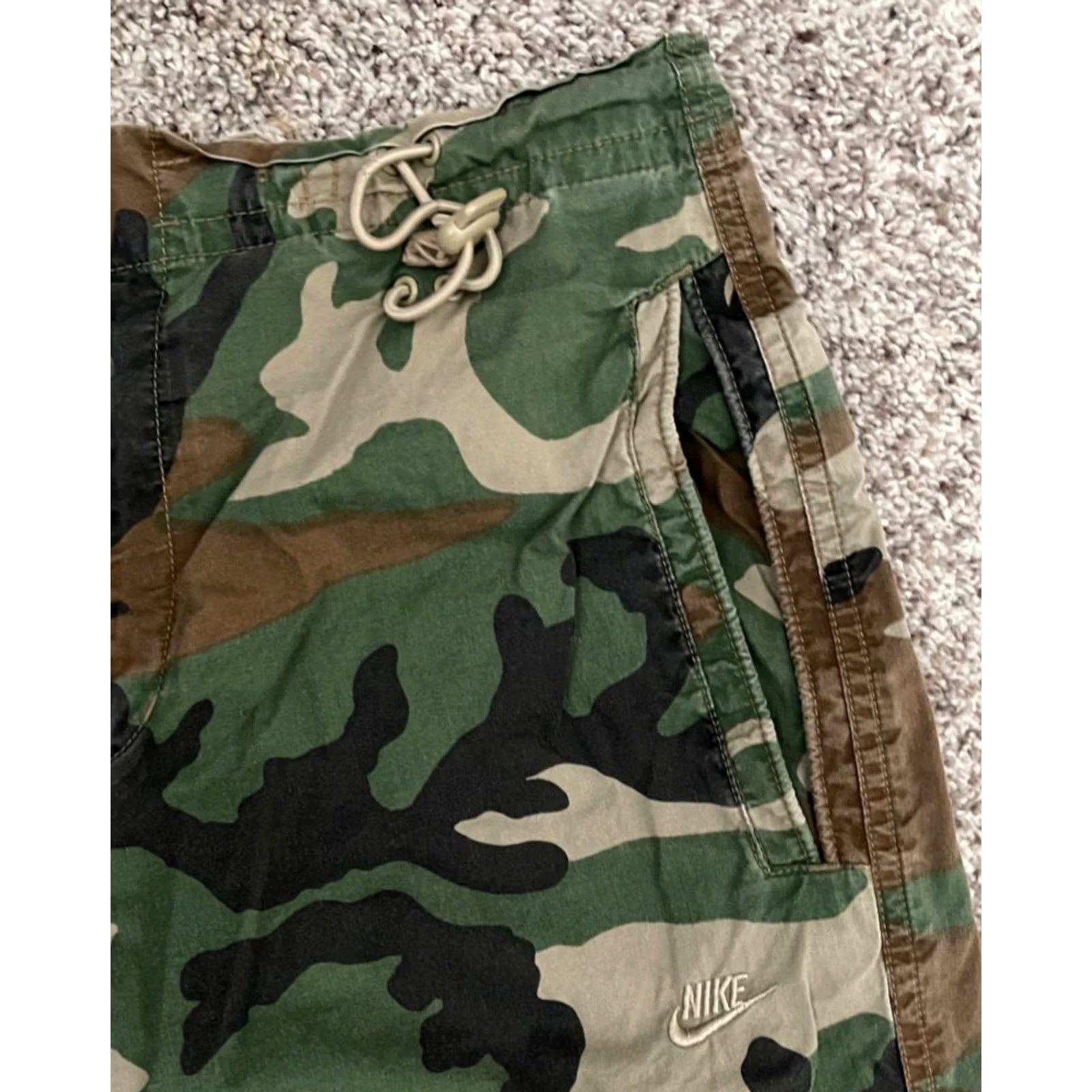 Nike VINTAGE Nike Pants Small Y2K Utility Camo Ankle Adjustable Cargo Military Mens Size US 29 - 2 Thumbnail