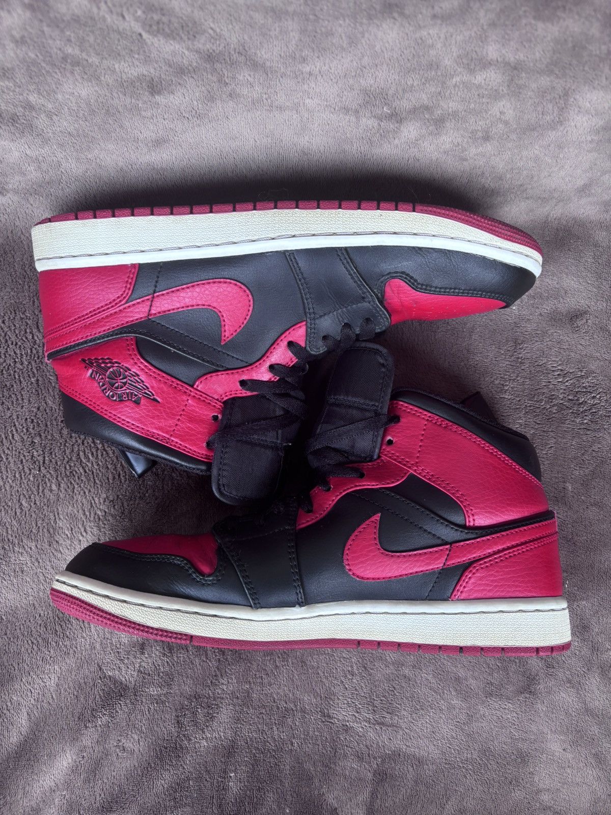 Jordan Brand Jordan 1 Retro 2020 Banned Size US 8.5 / EU 41-42 - 2 Thumbnail
